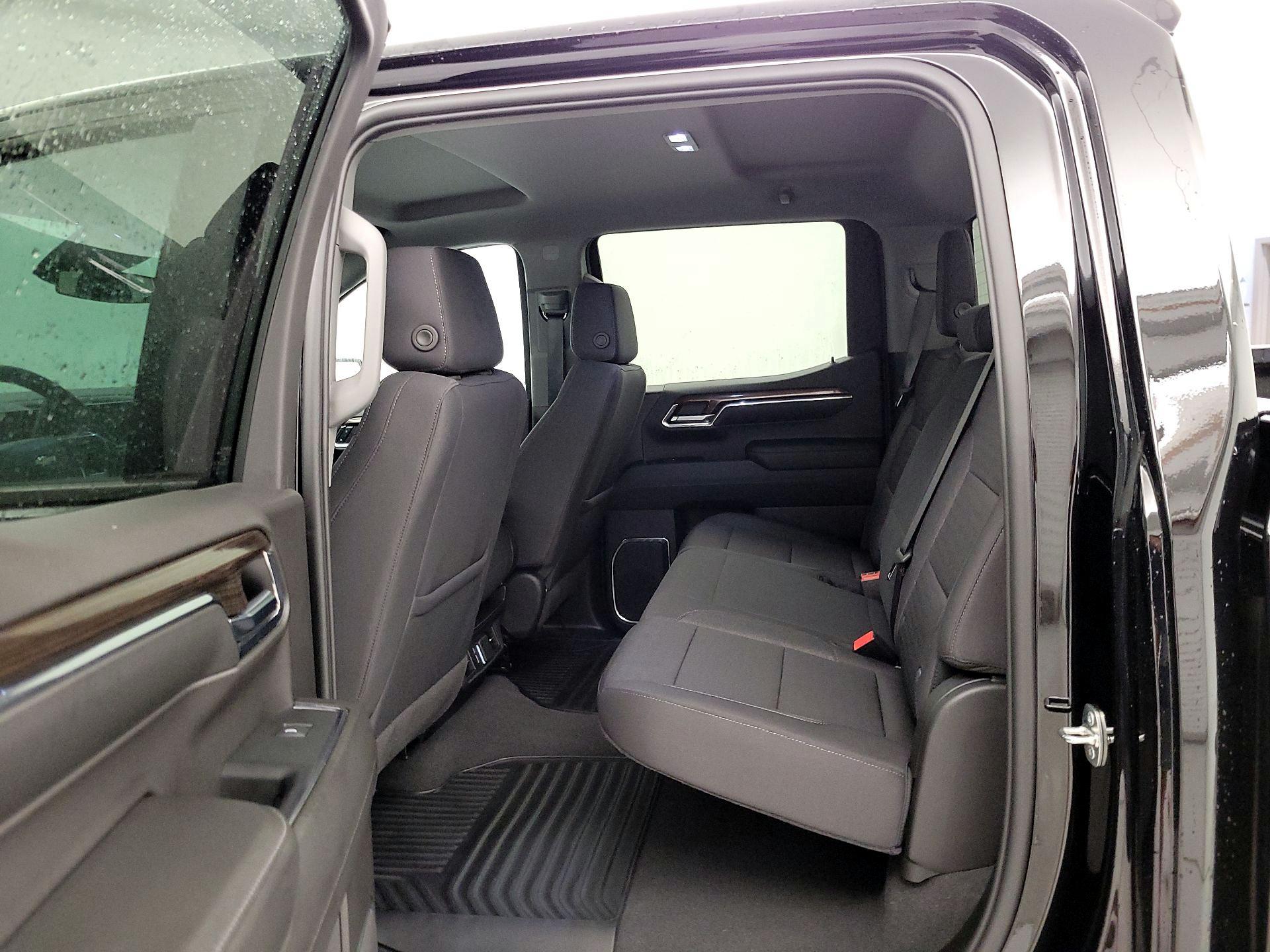 Thumbnail: 2024 Chevrolet Silverado 1500 - 20