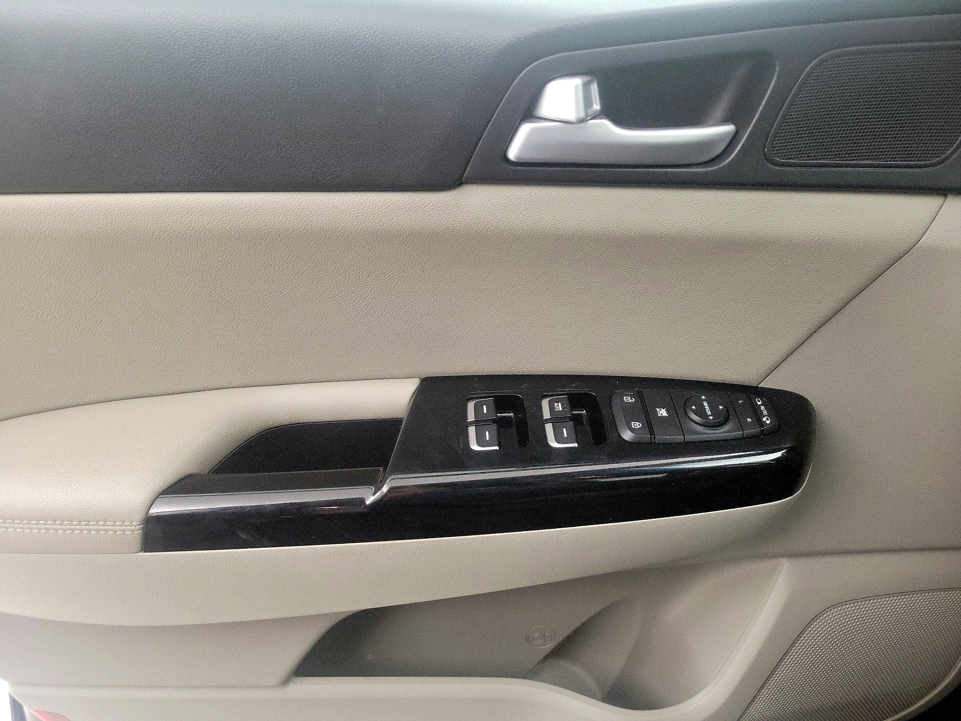Thumbnail: 2021 Kia Sportage - 12