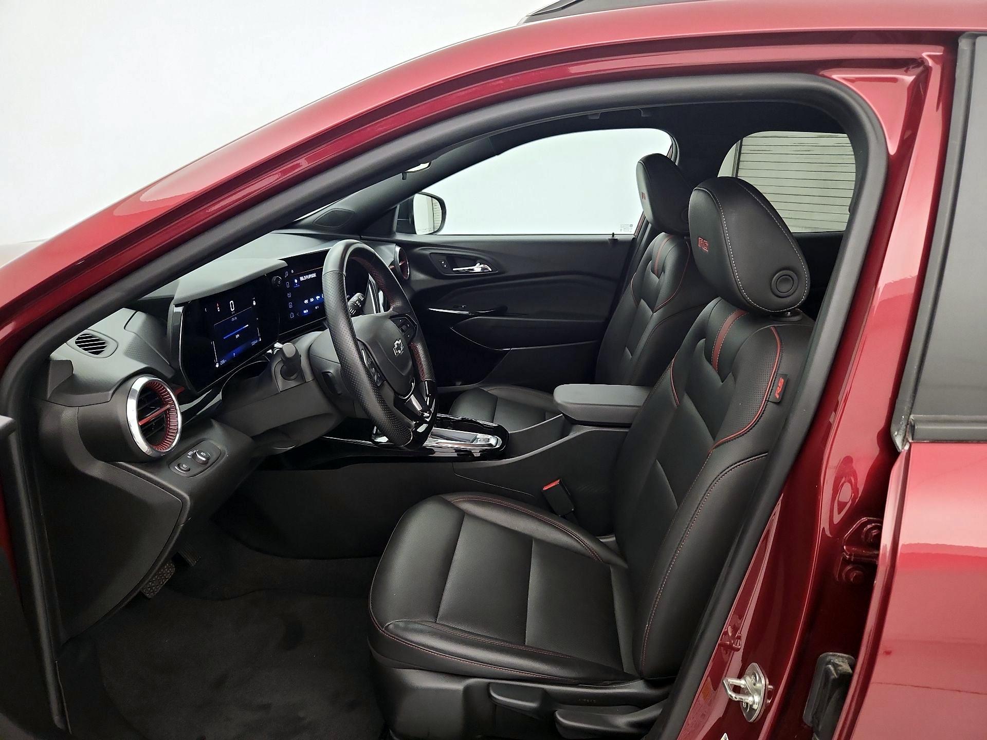 Thumbnail: 2025 Chevrolet Trax - 11