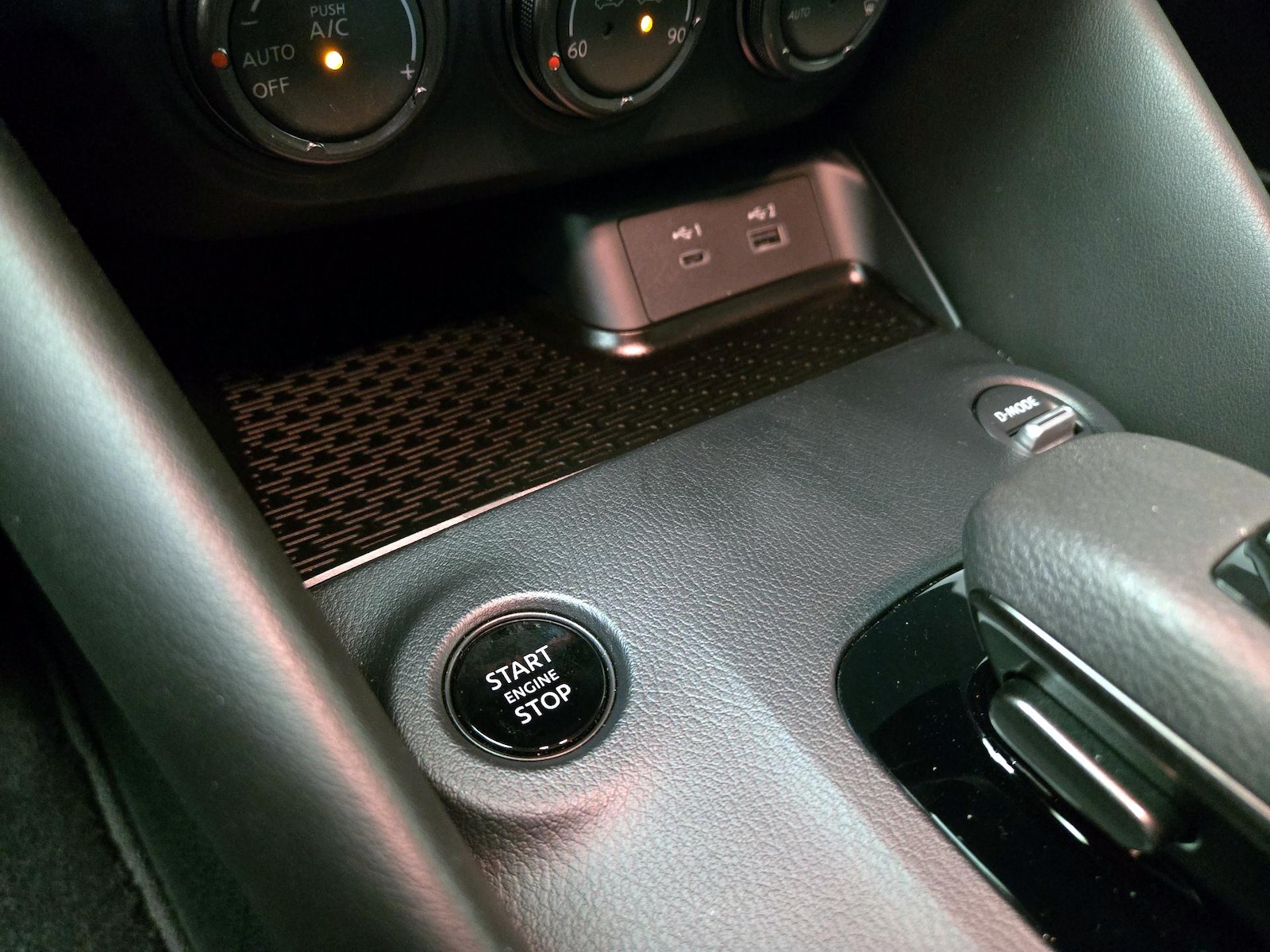 2025 Nissan Z Performance - Photo 20