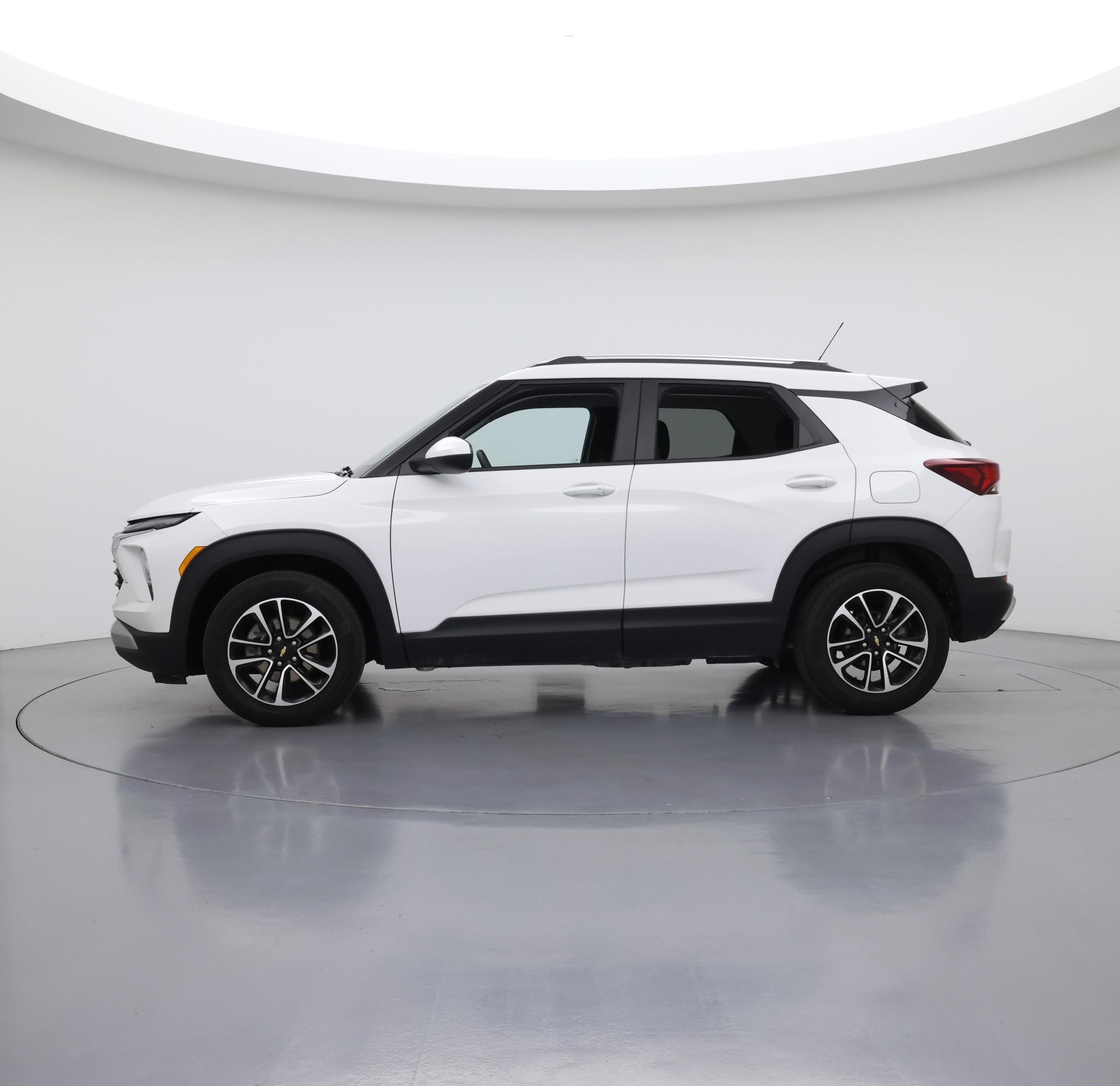 Thumbnail: 2025 Chevrolet TrailBlazer - 3