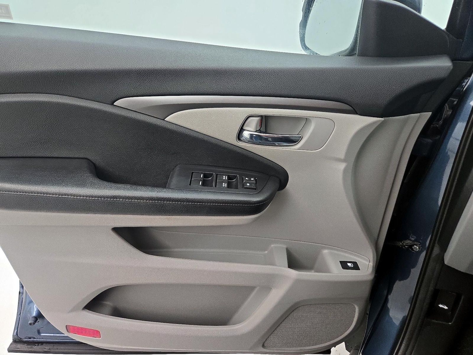 2019 Honda Pilot LX - Photo 13