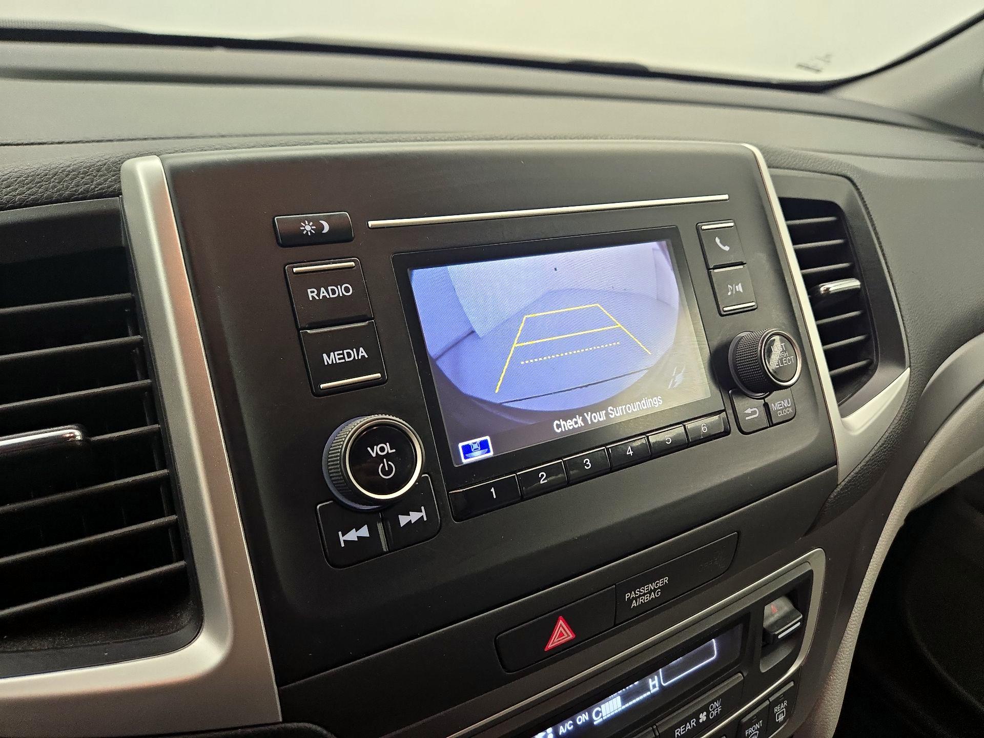 Thumbnail: 2019 Honda Pilot - 14