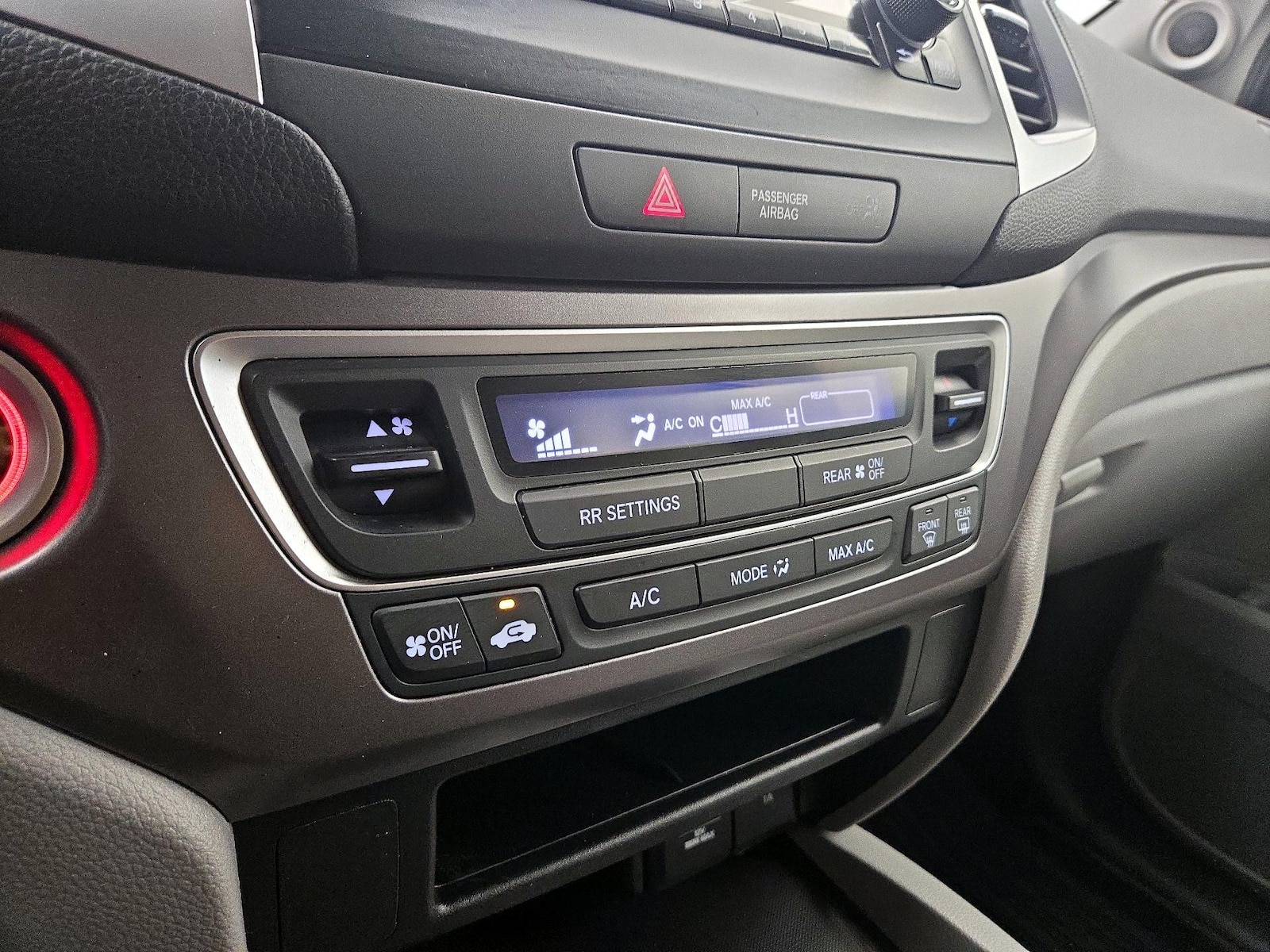 2019 Honda Pilot LX - Photo 17