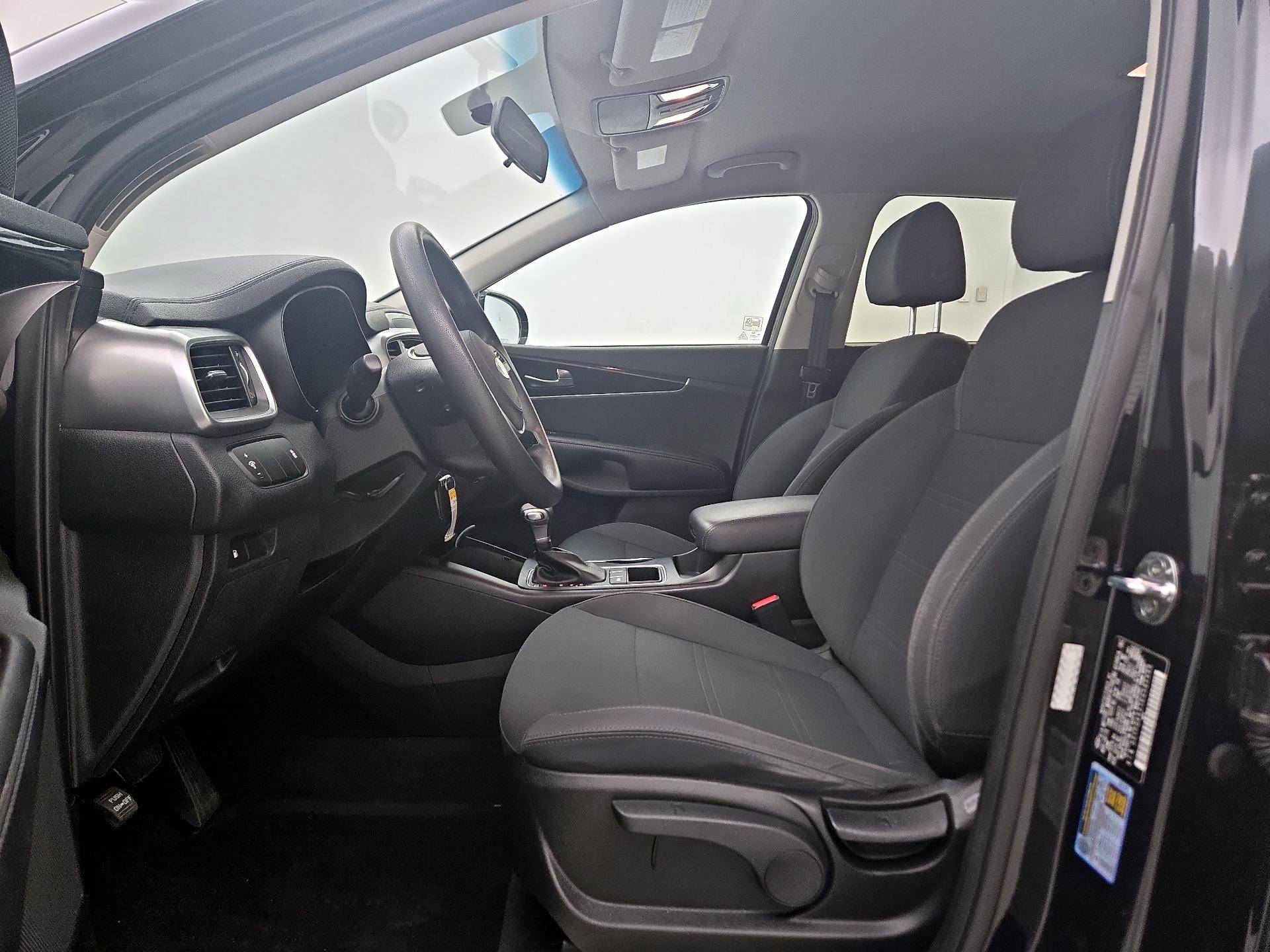 Thumbnail: 2019 Kia Sorento - 11