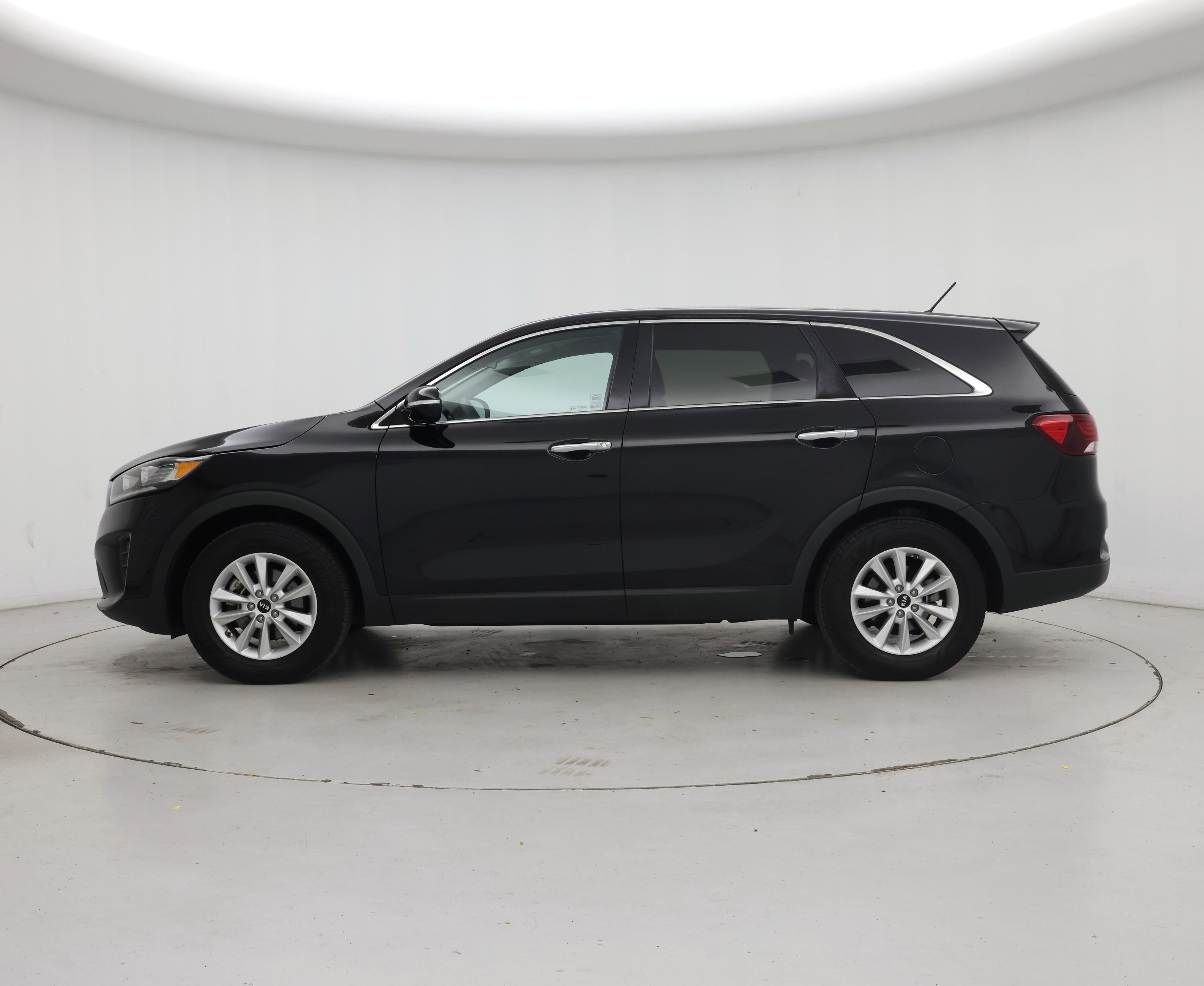 Thumbnail: 2019 Kia Sorento - 3
