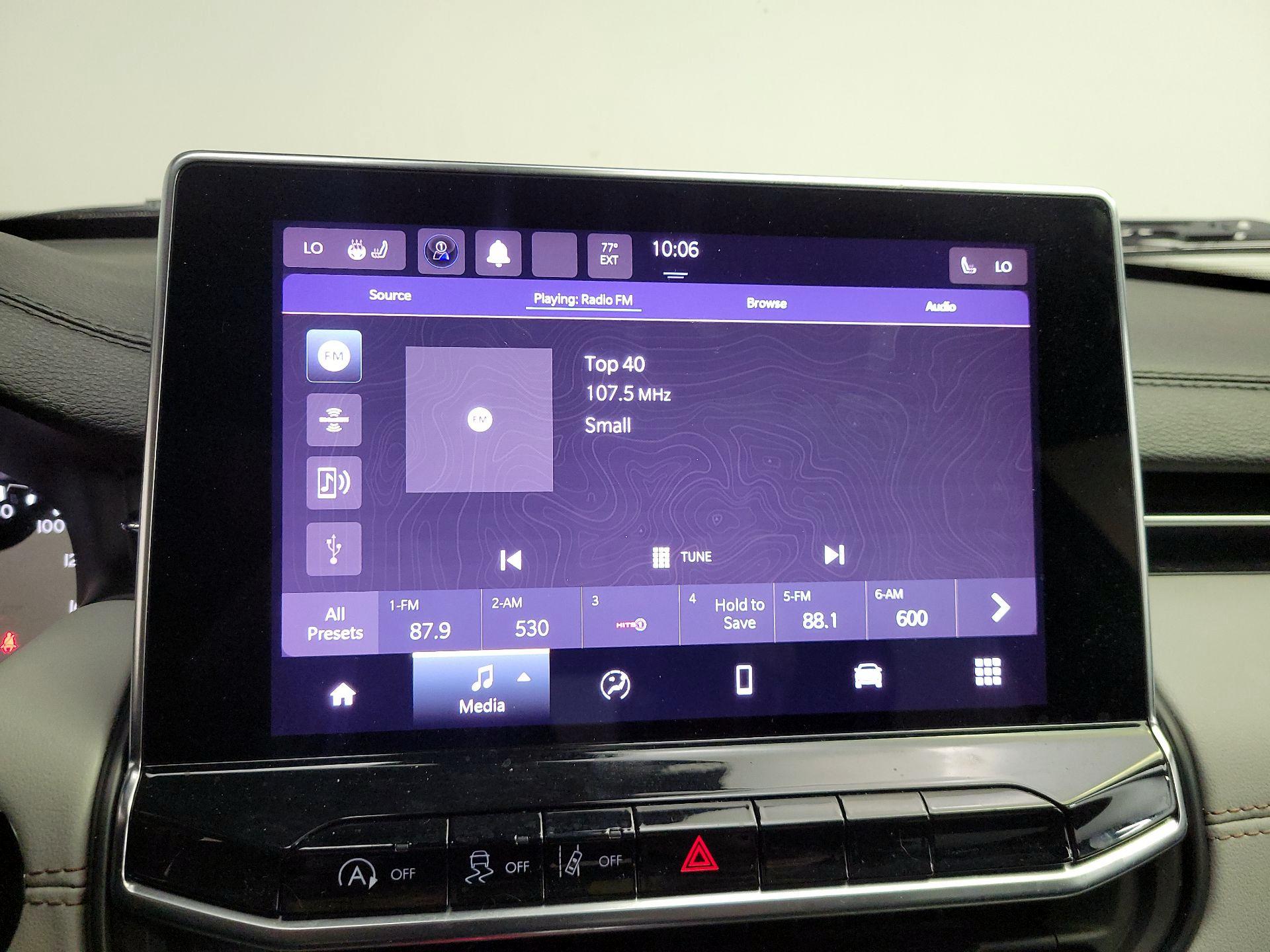 Thumbnail: 2023 Jeep Compass - 15