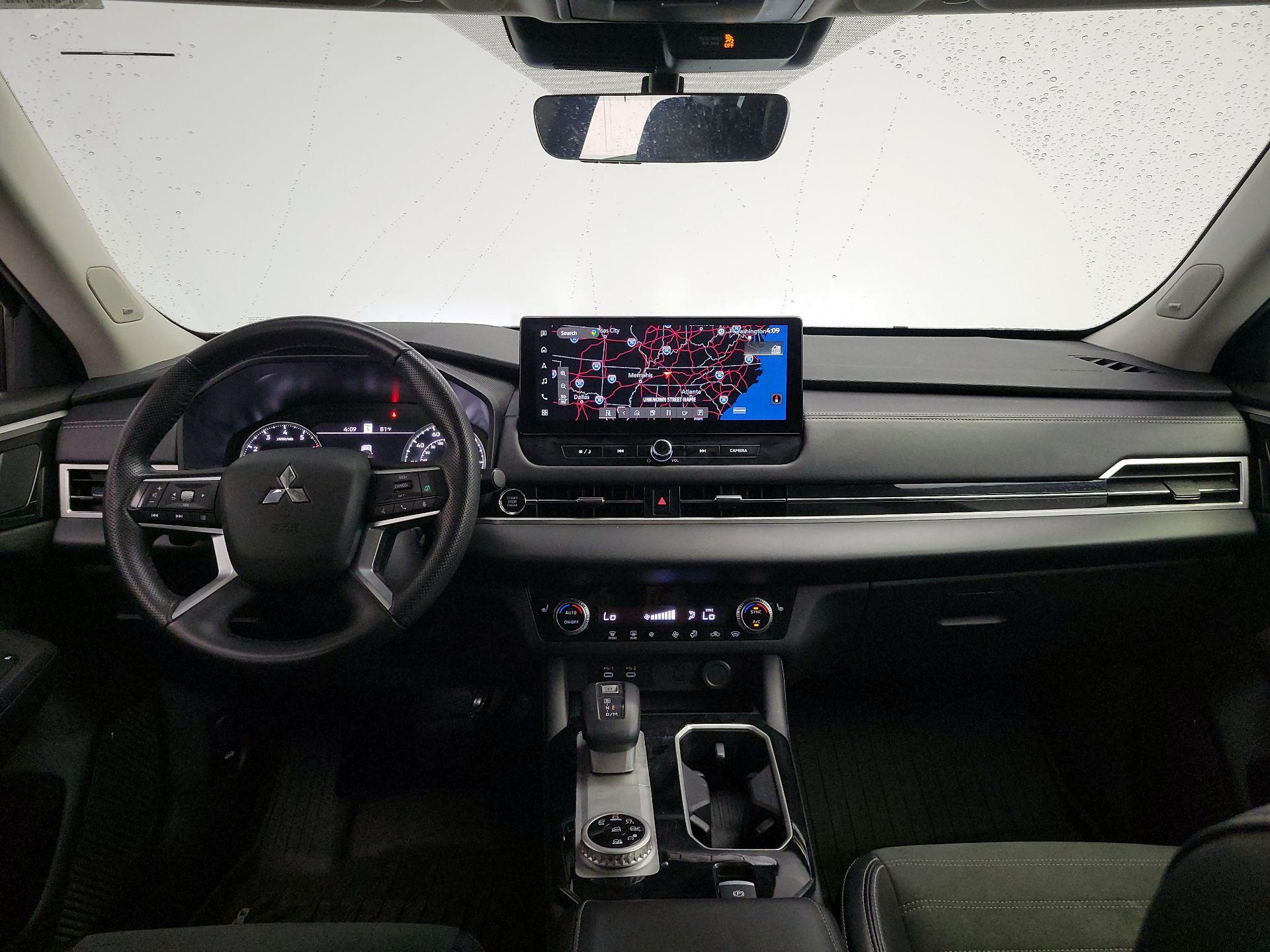 Thumbnail: 2025 Mitsubishi Outlander - 9
