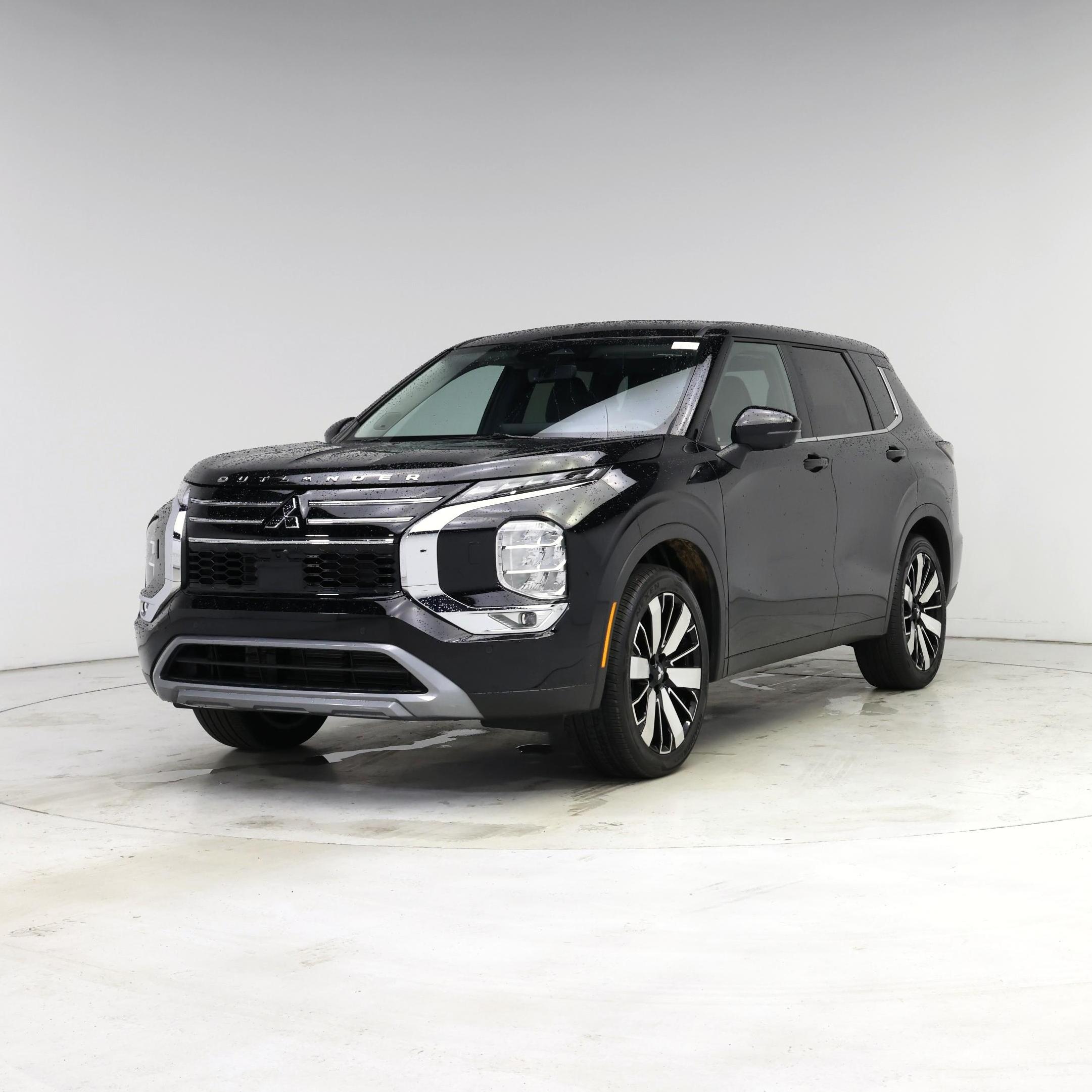 Thumbnail: 2025 Mitsubishi Outlander - 4