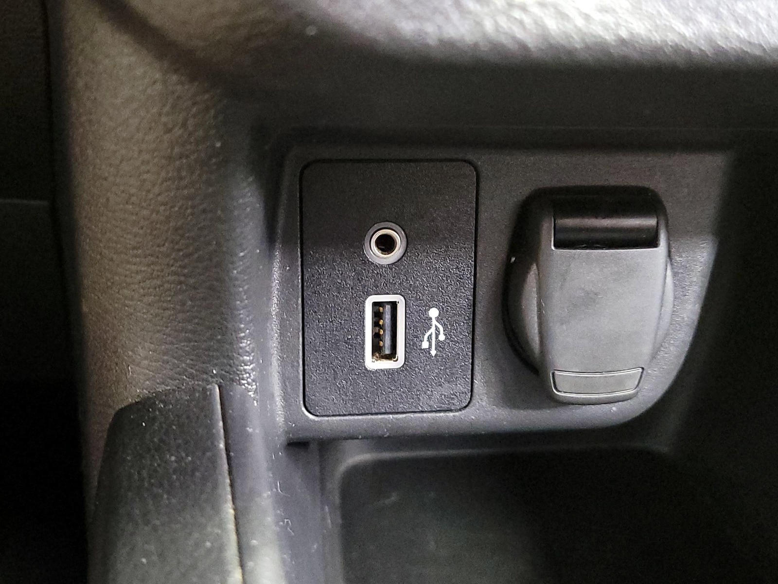 2025 Nissan Versa Sedan S - Photo 19
