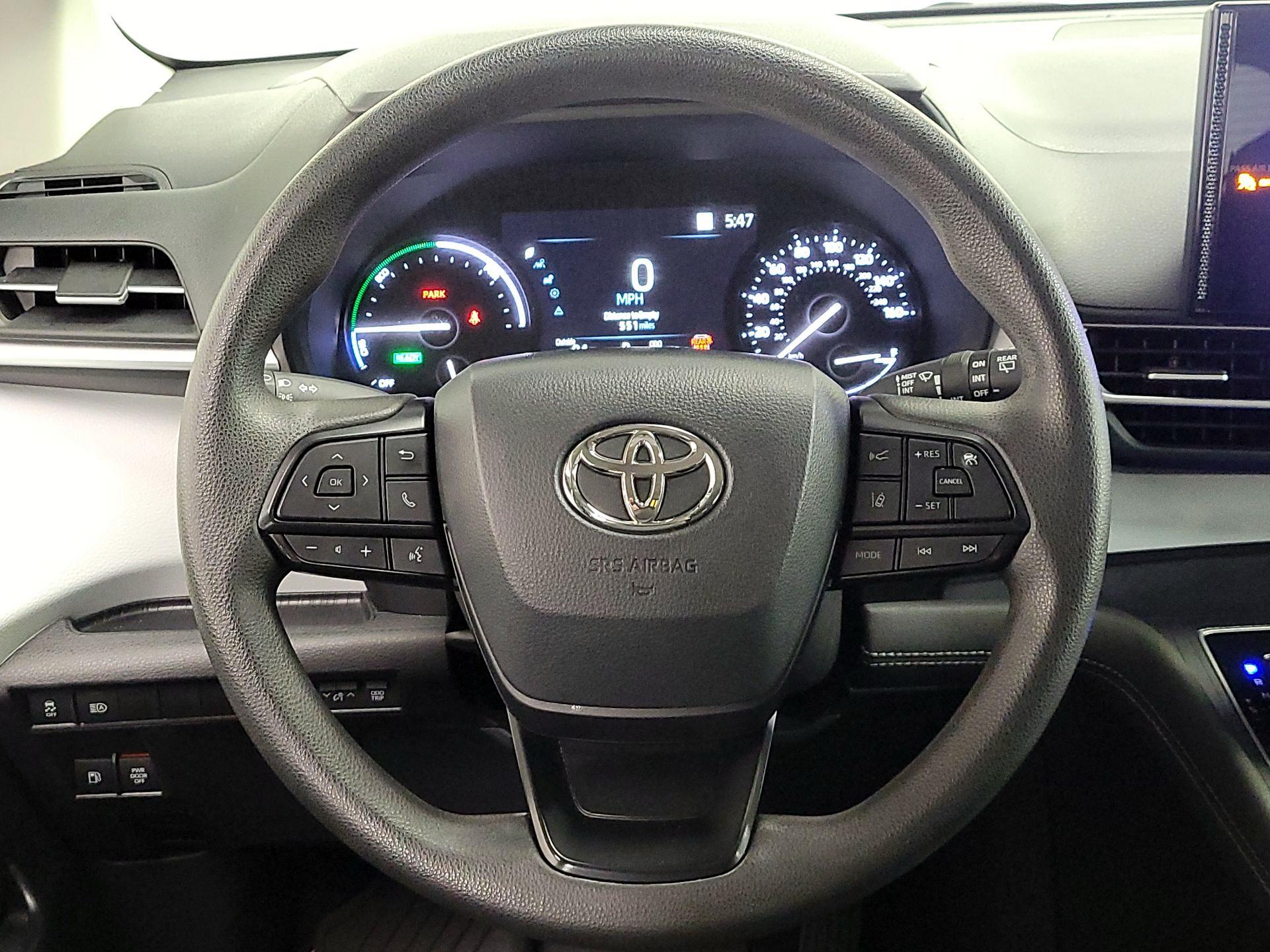 Thumbnail: 2025 Toyota Sienna - 10