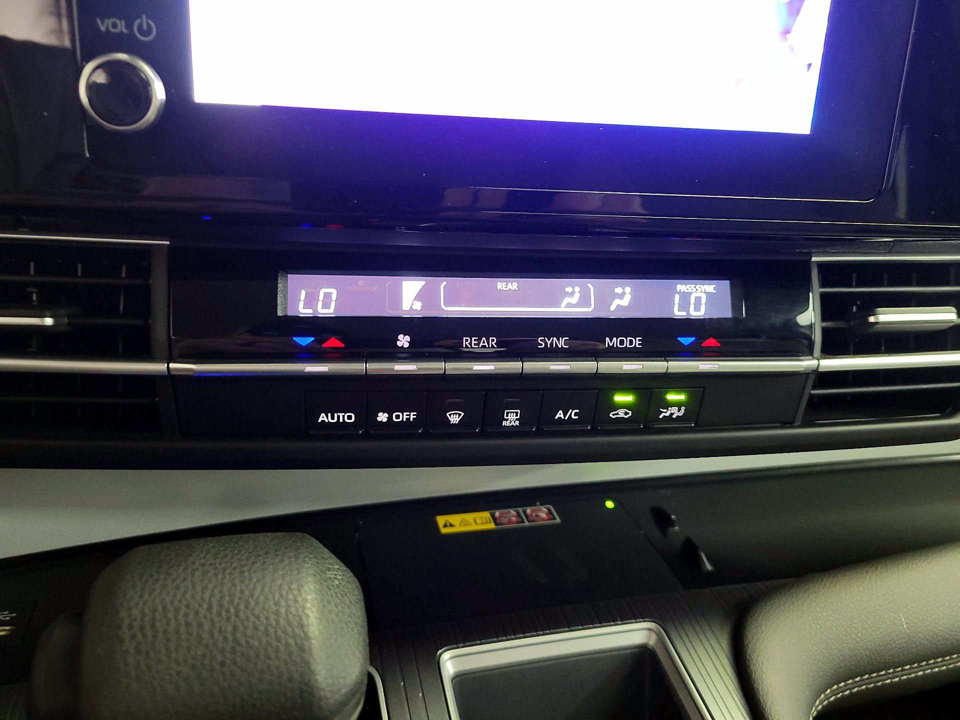 Thumbnail: 2025 Toyota Sienna - 17