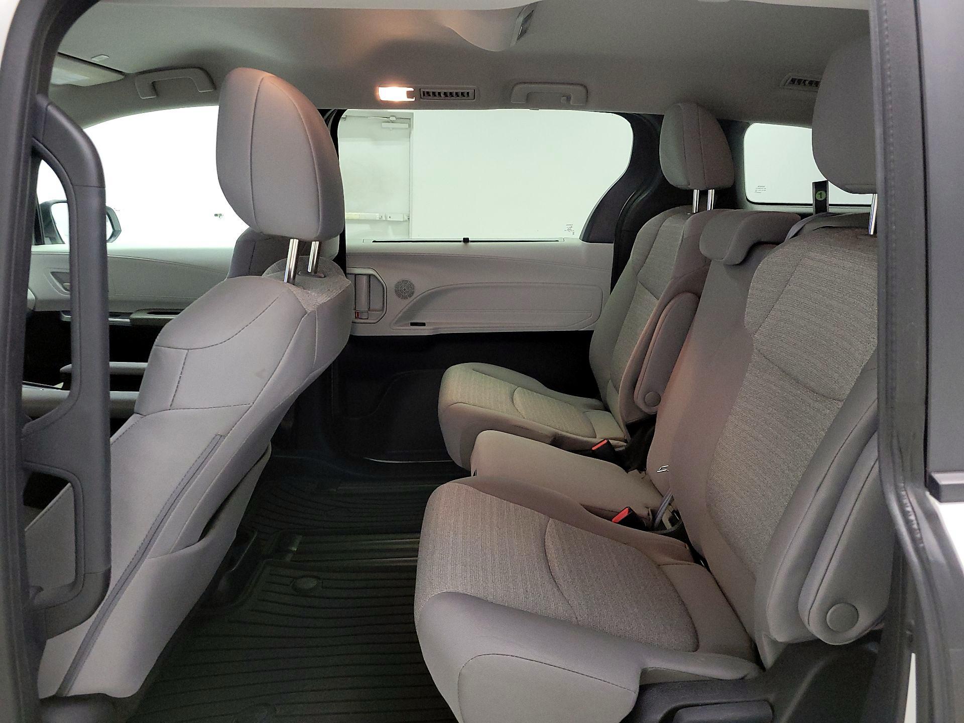 Thumbnail: 2025 Toyota Sienna - 20