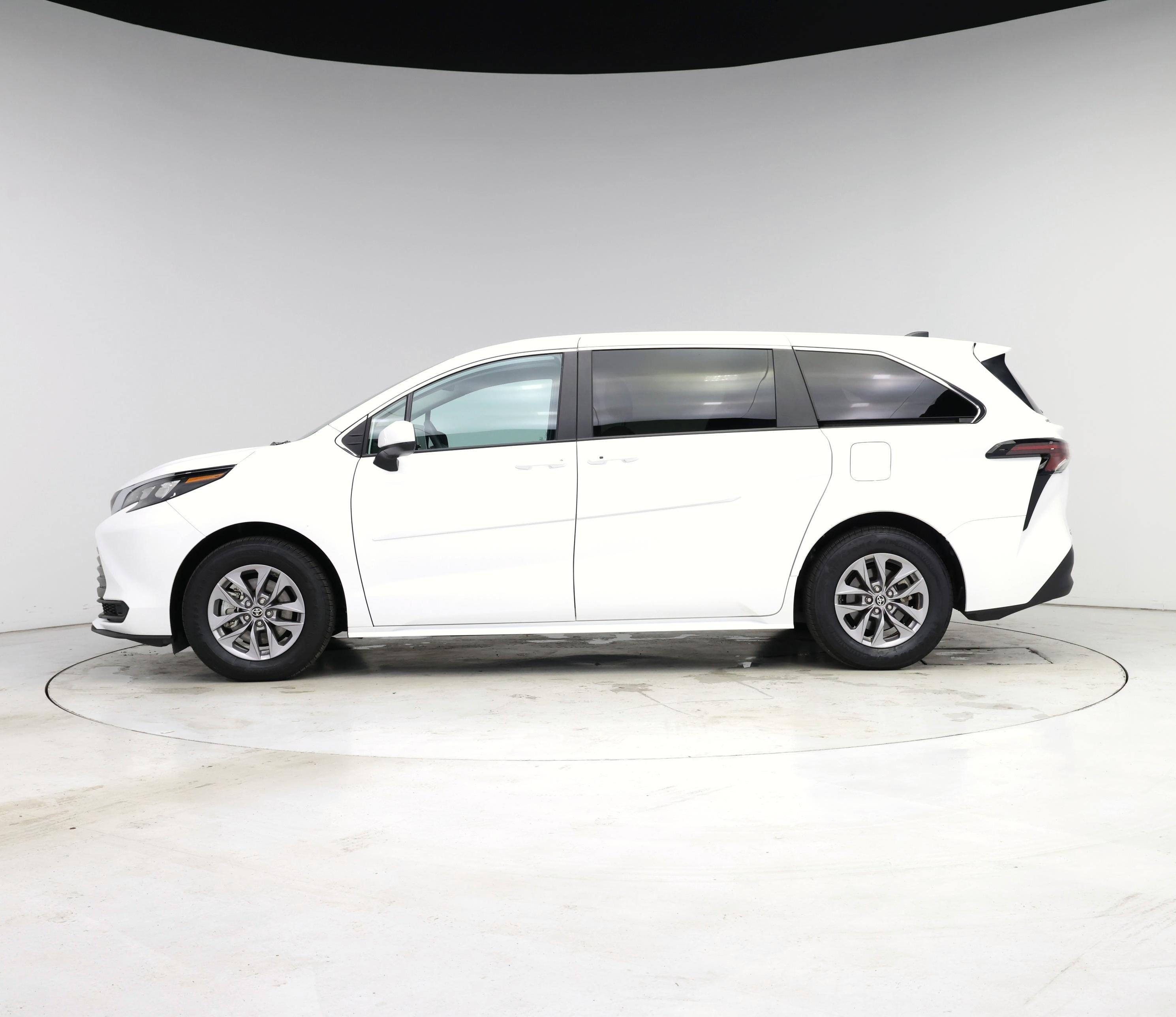 Thumbnail: 2025 Toyota Sienna - 3