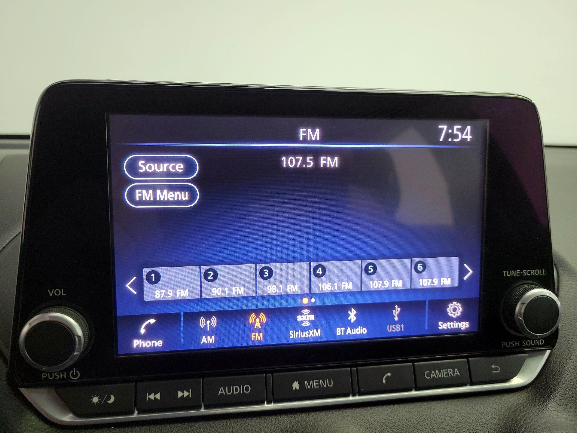 Thumbnail: 2021 Nissan Sentra - 15
