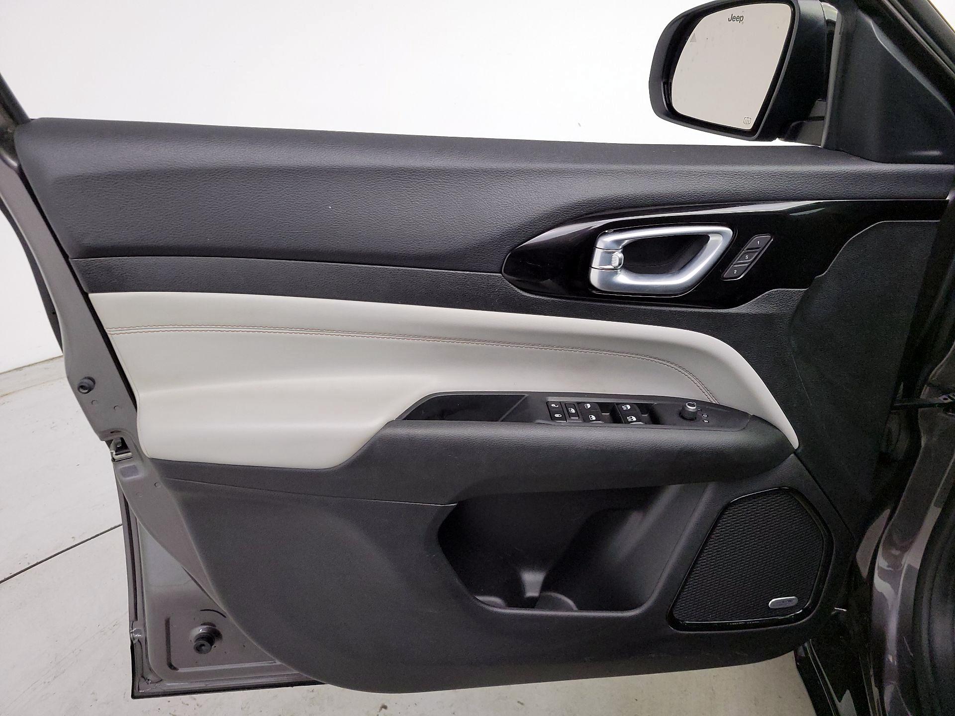 Thumbnail: 2023 Jeep Compass - 12