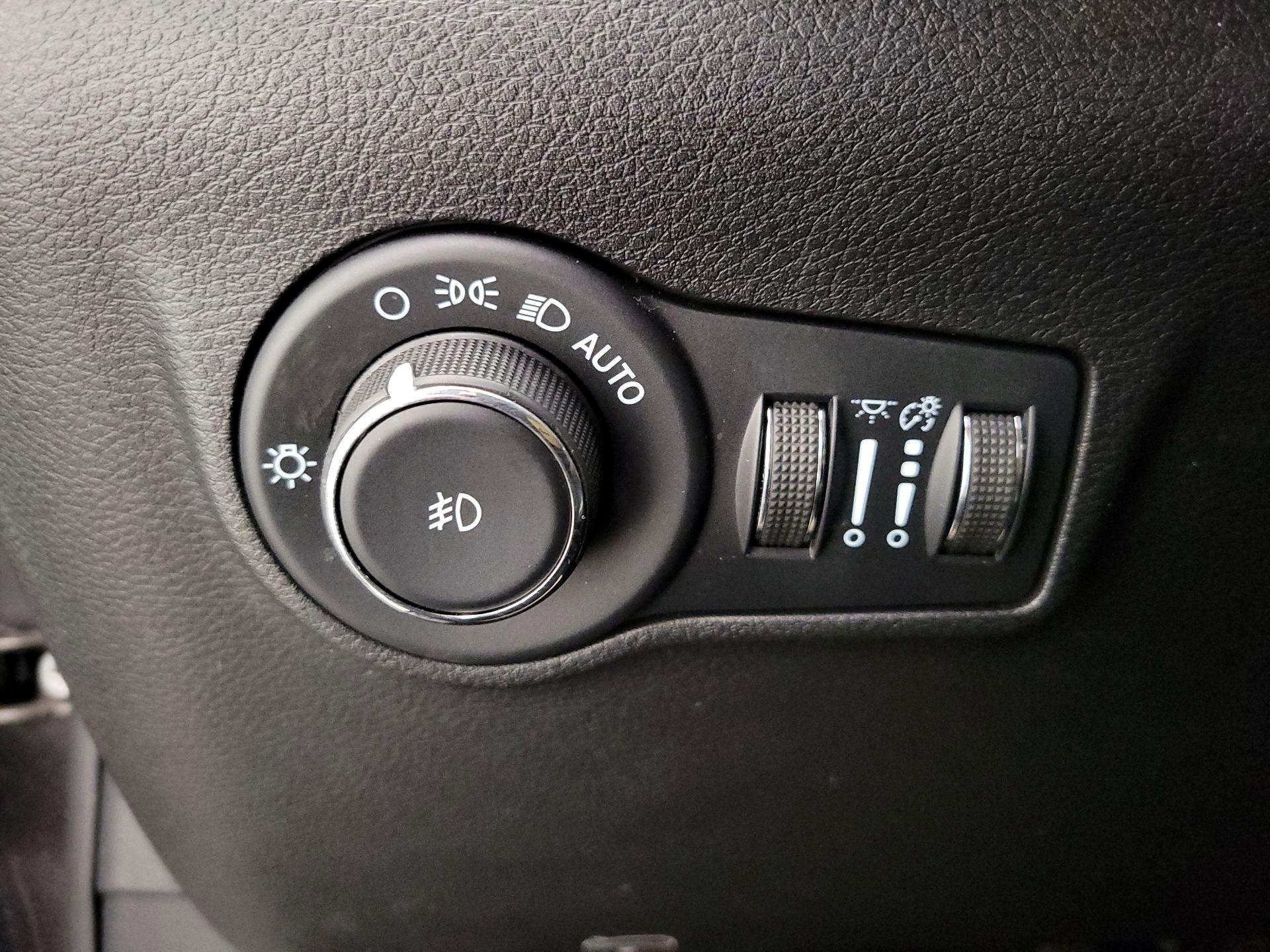 Thumbnail: 2023 Jeep Compass - 13