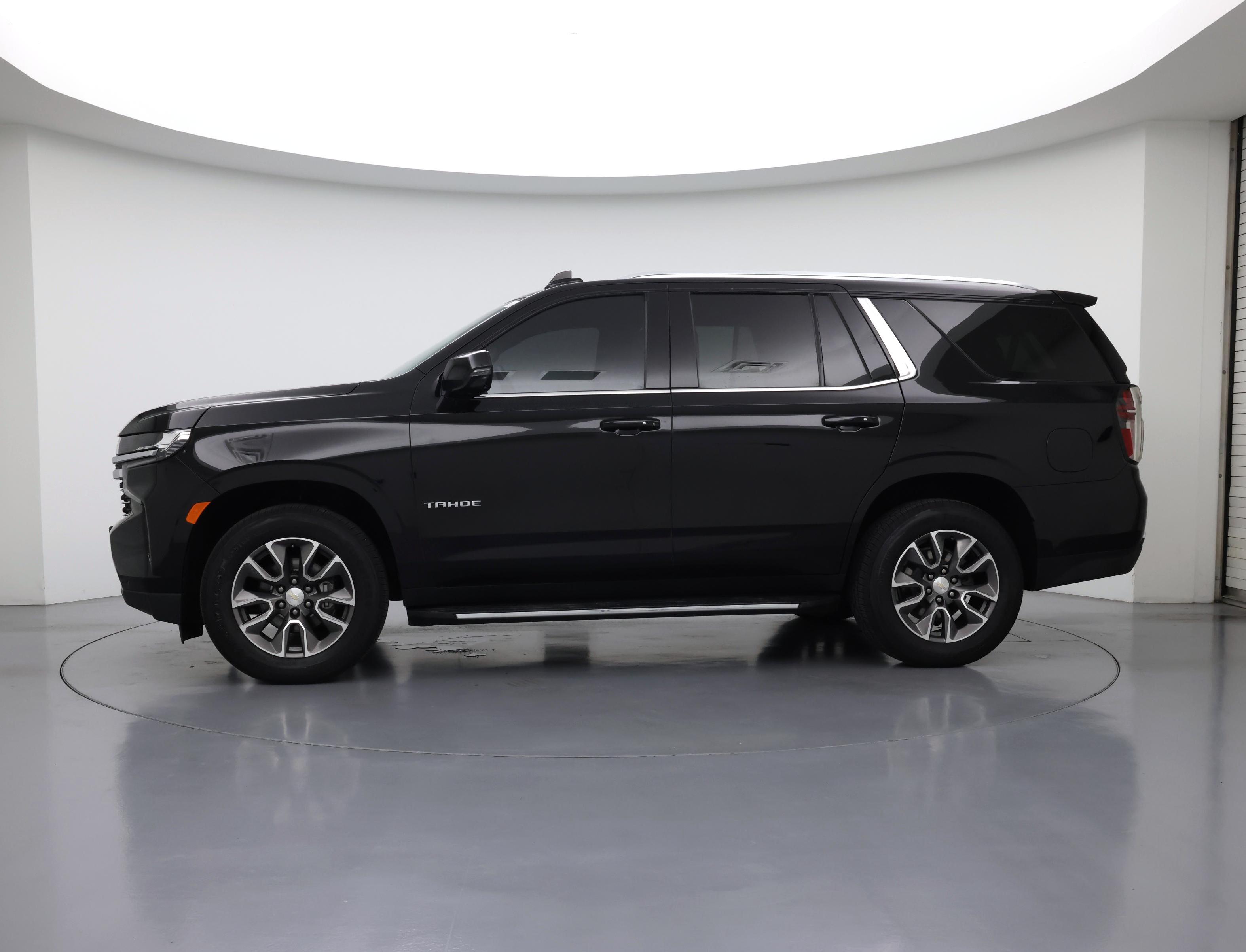 Thumbnail: 2023 Chevrolet Tahoe - 3
