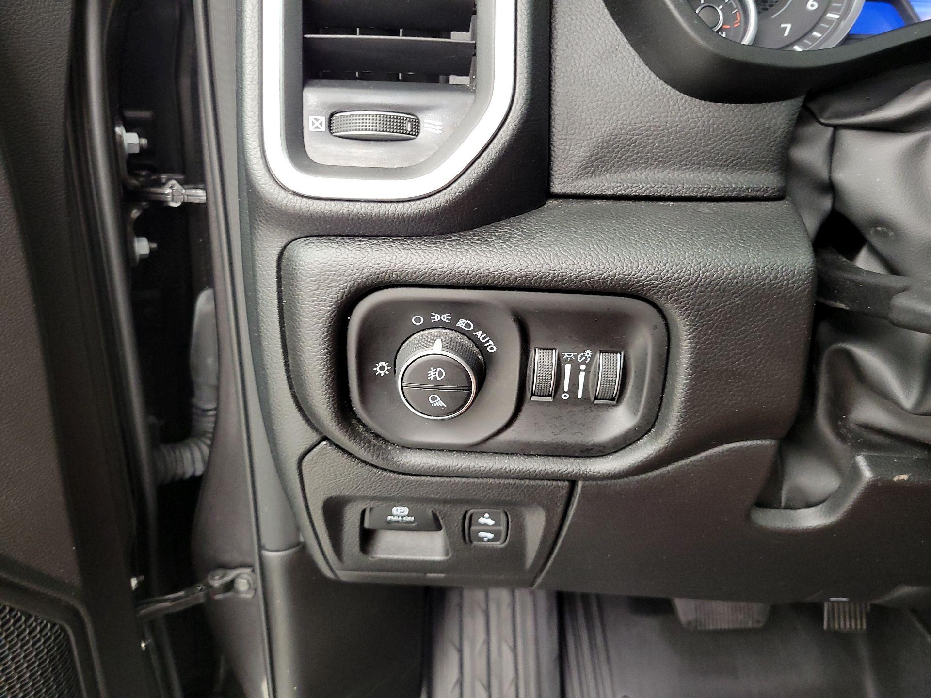 Thumbnail: 2025 RAM 1500 - 13