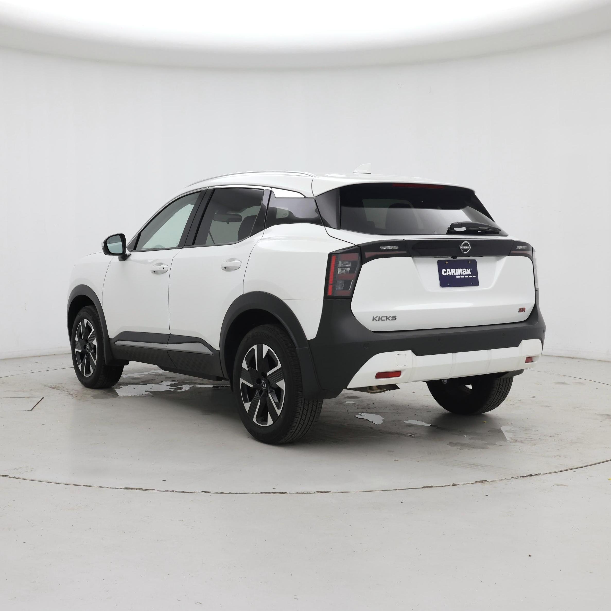 Thumbnail: 2025 Nissan Kicks - 2