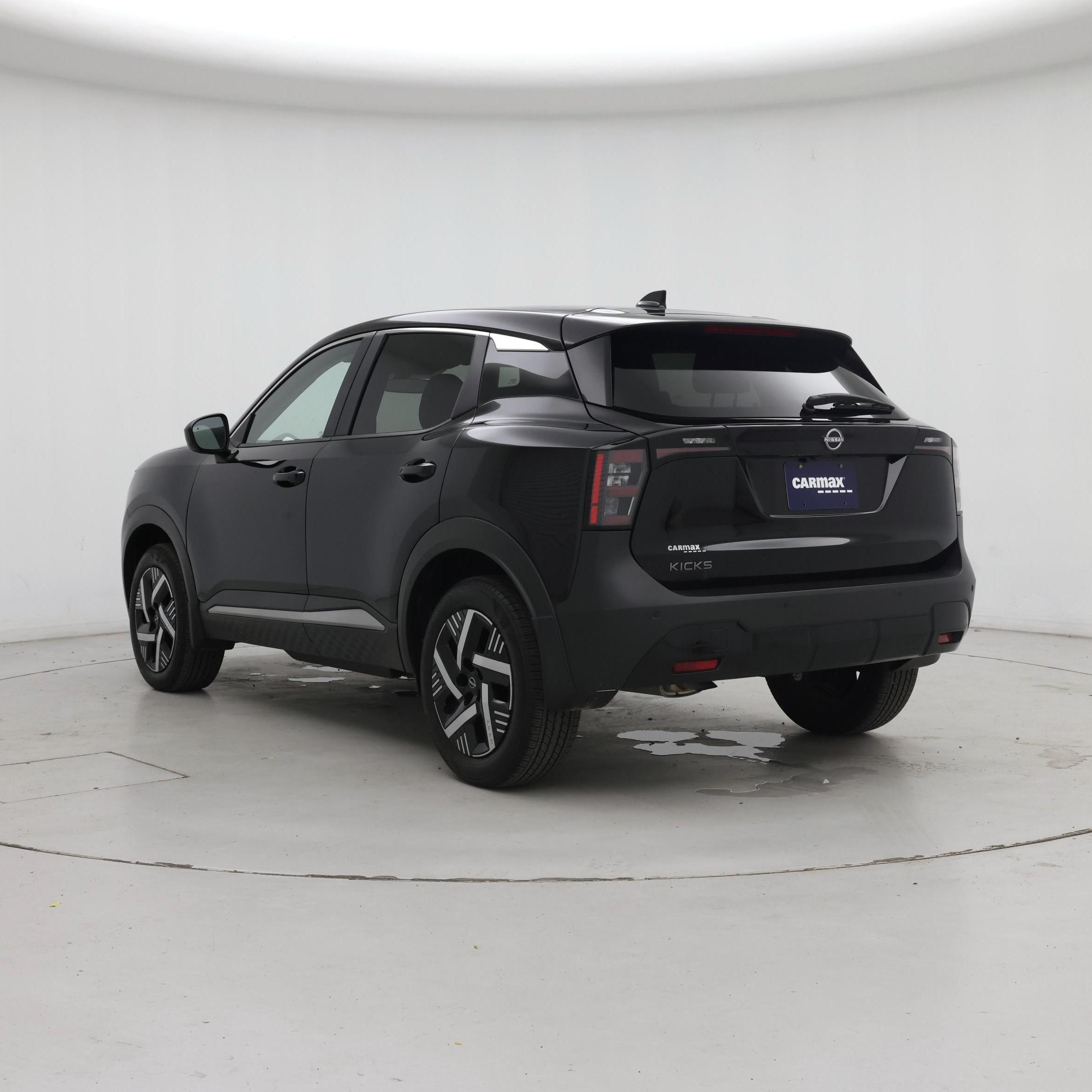 Thumbnail: 2025 Nissan Kicks - 2
