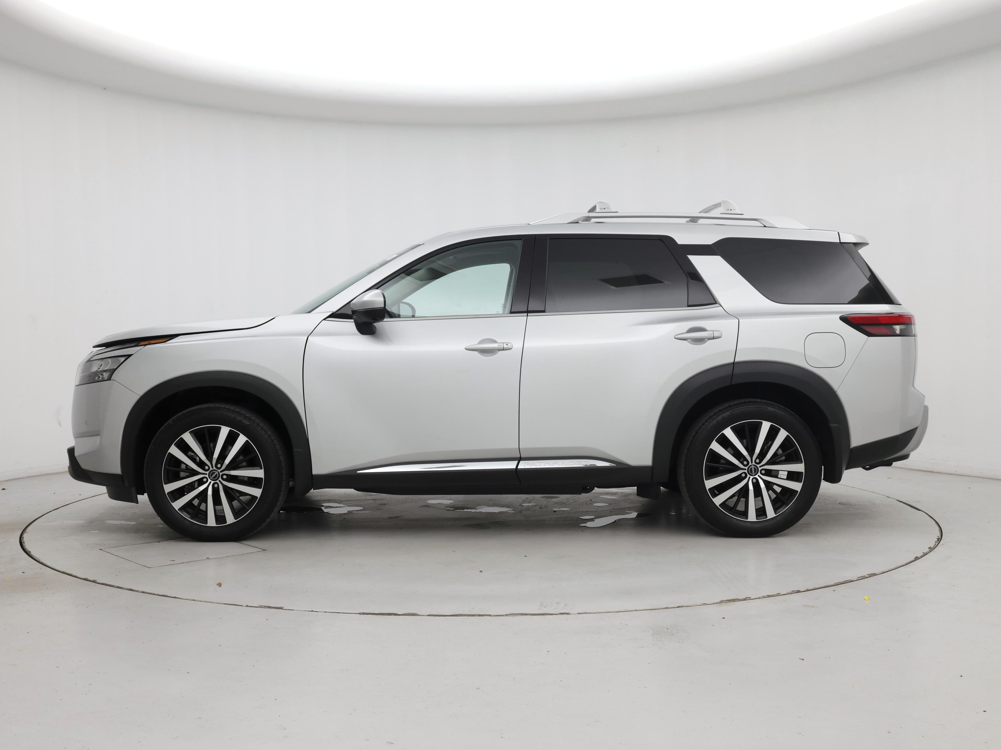 Thumbnail: 2025 Nissan Pathfinder - 3