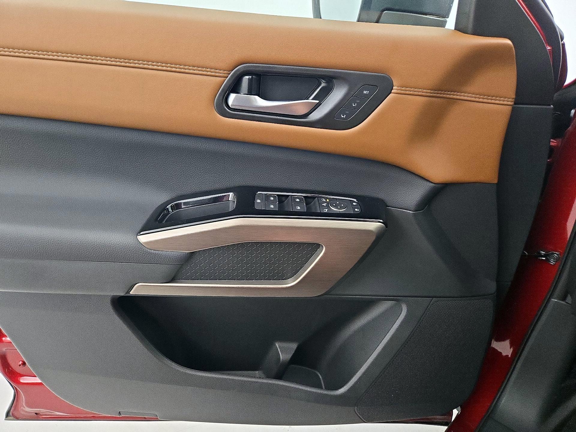 Thumbnail: 2025 Nissan Pathfinder - 12