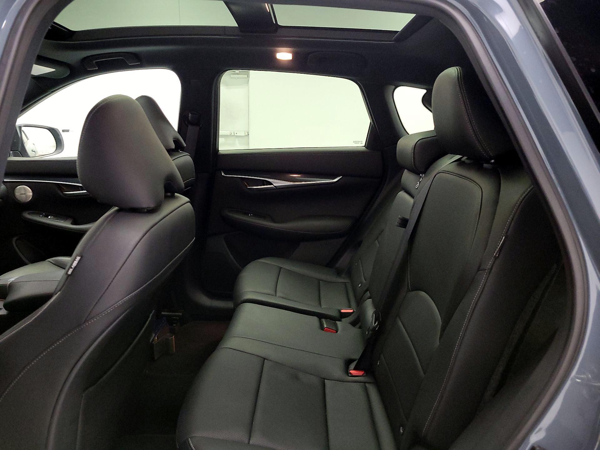 Thumbnail: 2025 INFINITI QX50 - 10