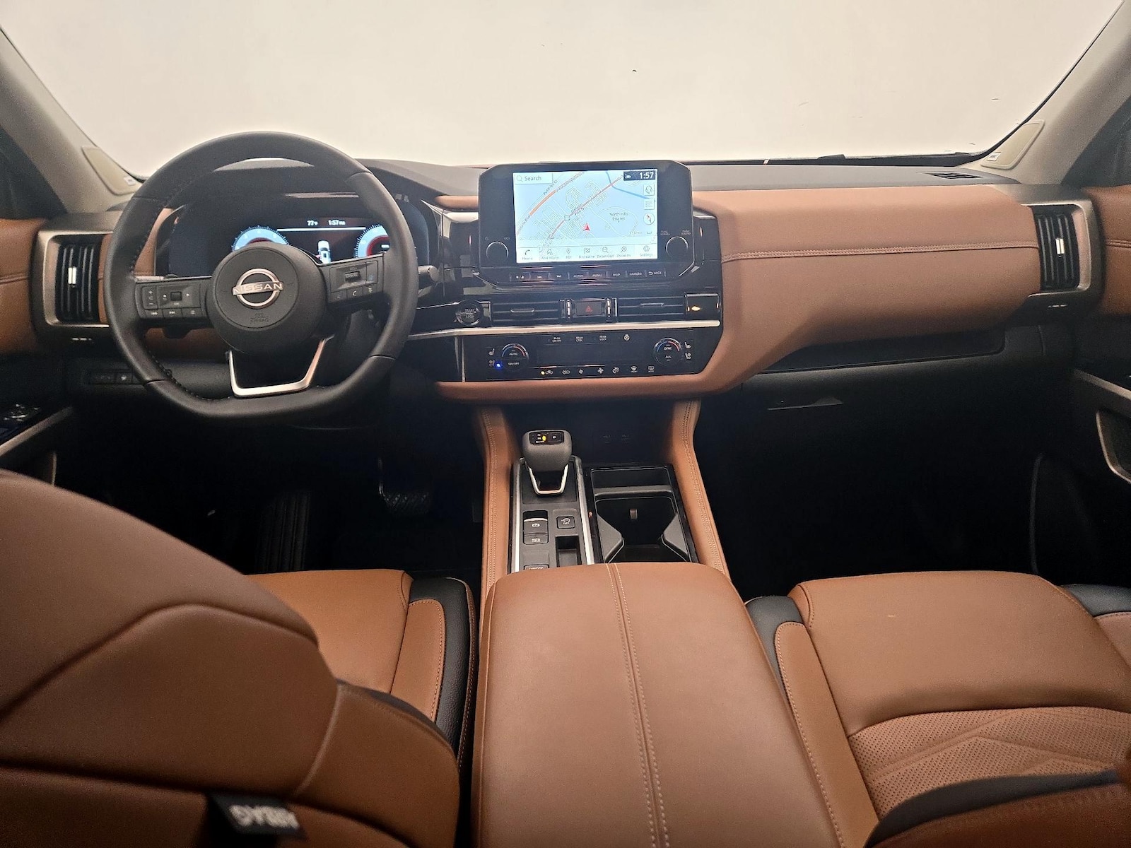 2025 Nissan Pathfinder Platinum - Photo 10