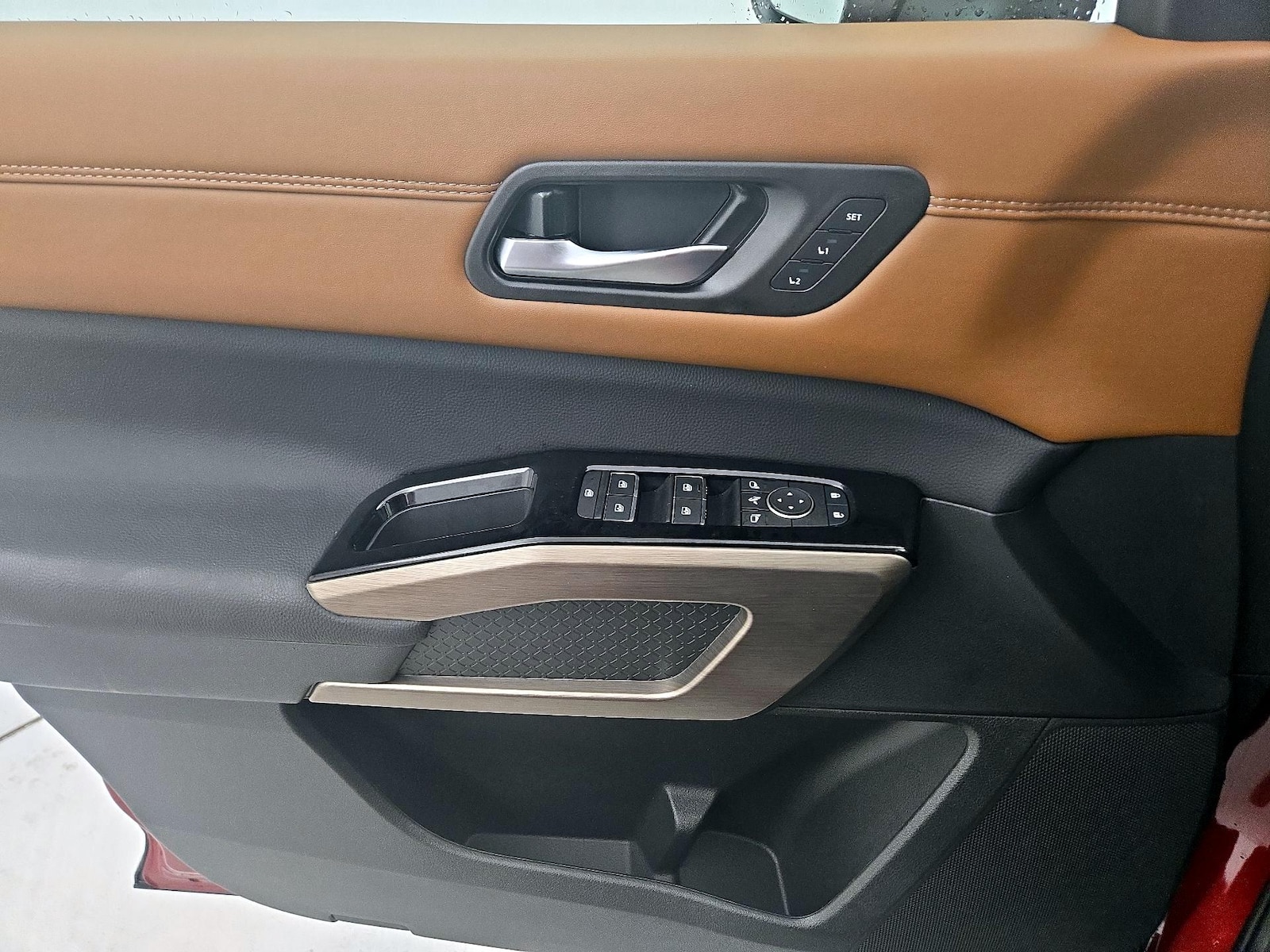 2025 Nissan Pathfinder Platinum - Photo 13