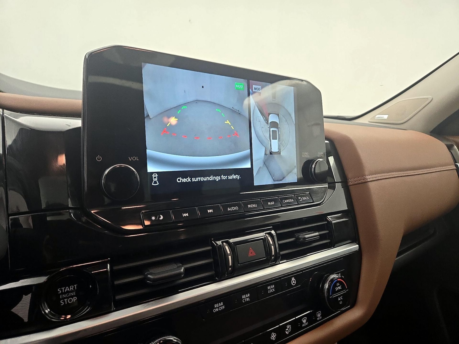 2025 Nissan Pathfinder Platinum - Photo 16