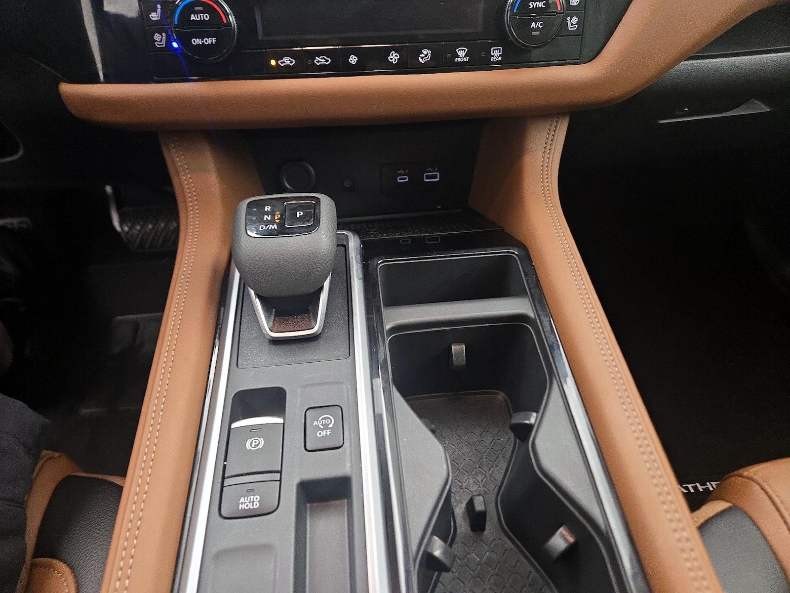 2025 Nissan Pathfinder Platinum - Photo 19