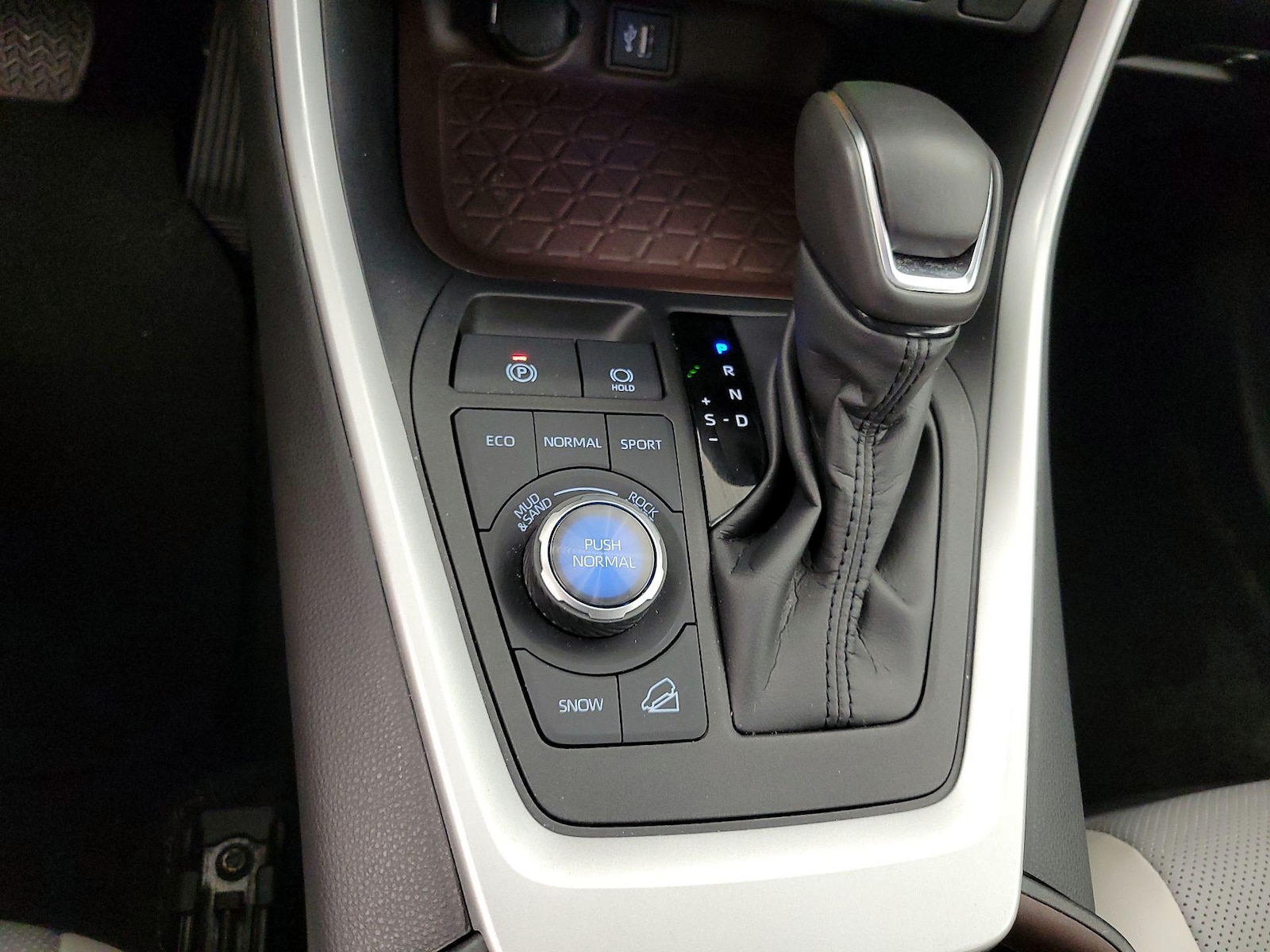 2024 Toyota RAV4 Limited - Photo 19