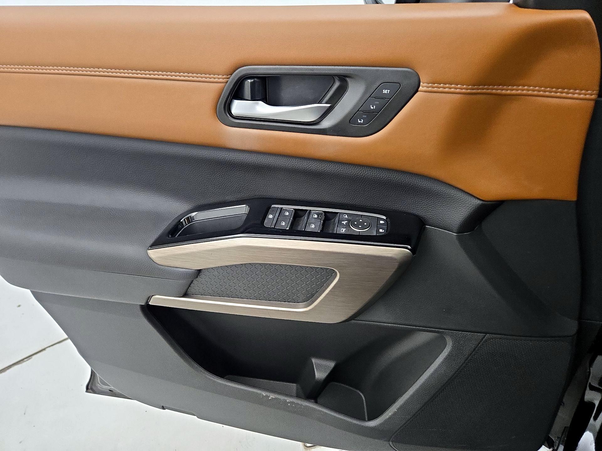 Thumbnail: 2025 Nissan Pathfinder - 12