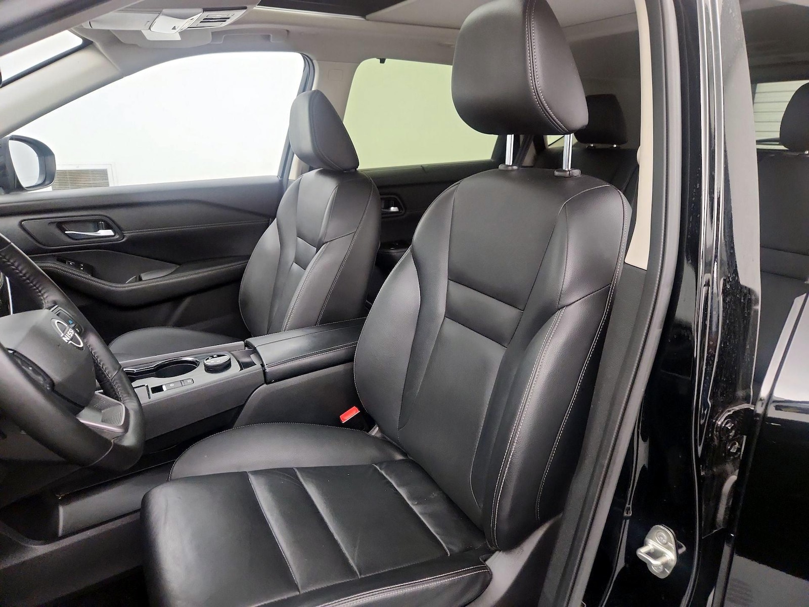 2025 Nissan Rogue SL - Photo 12