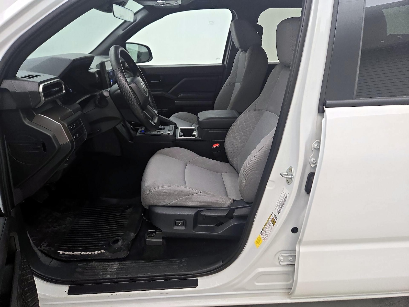 2024 Toyota Tacoma SR5 - Photo 12