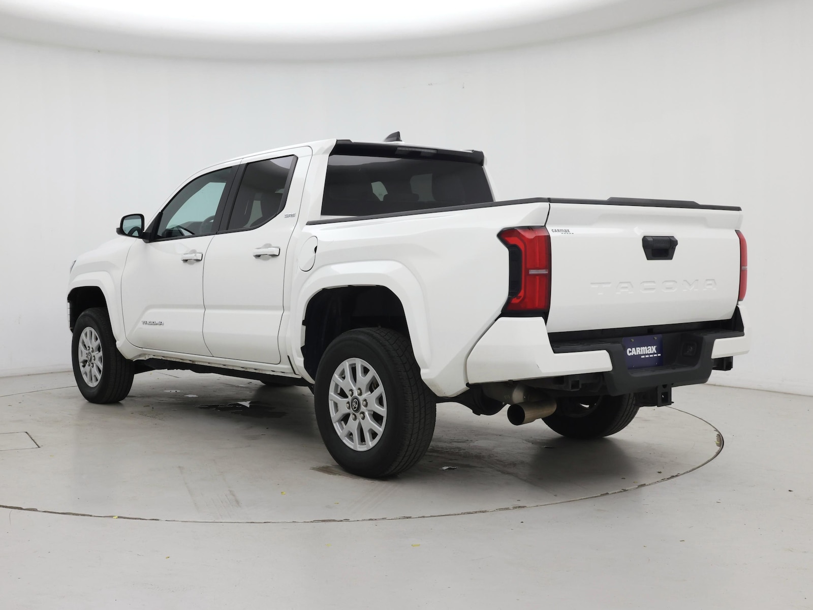 2024 Toyota Tacoma SR5 - Photo 3