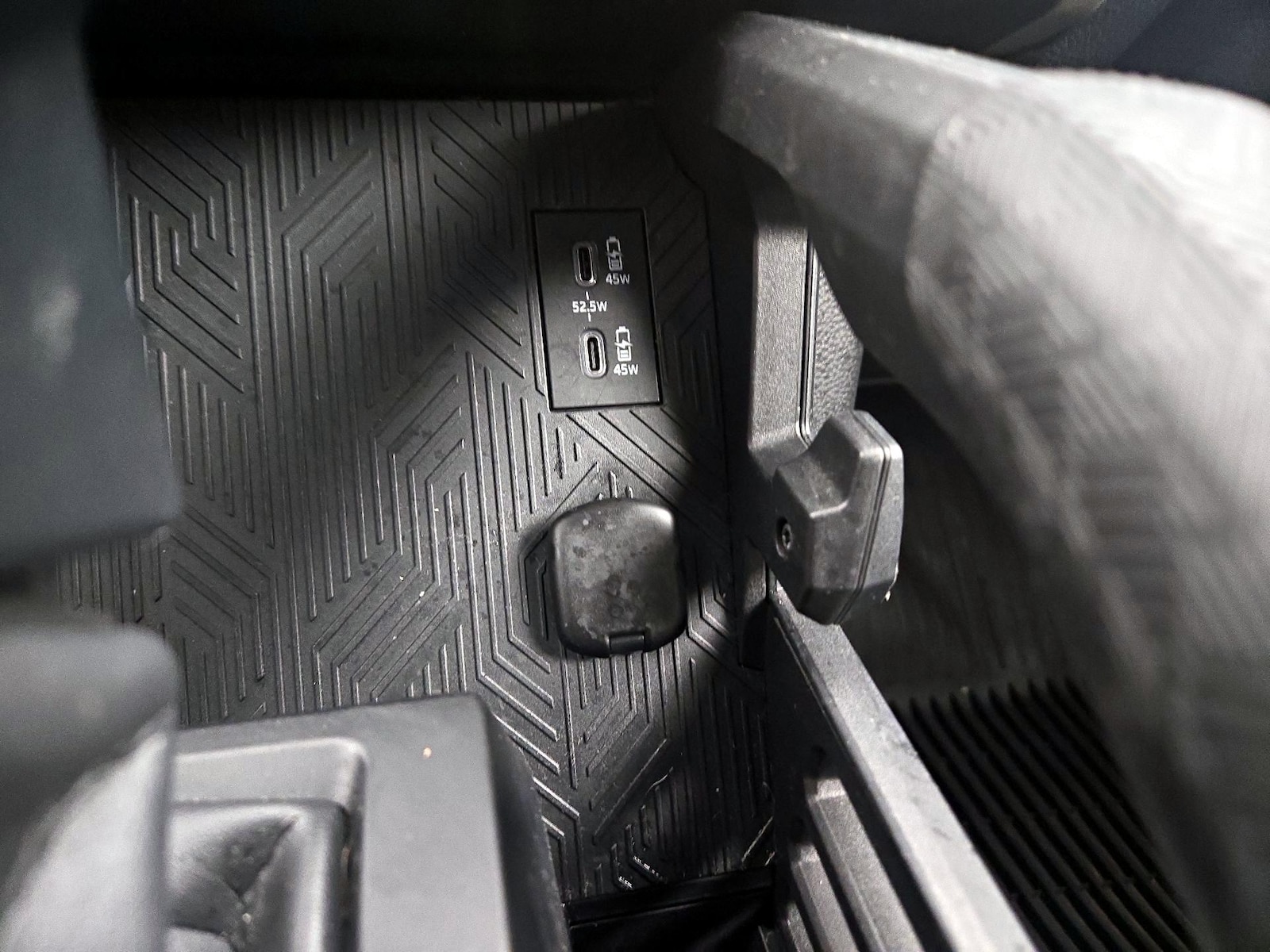 2024 Toyota Tacoma SR5 - Photo 20