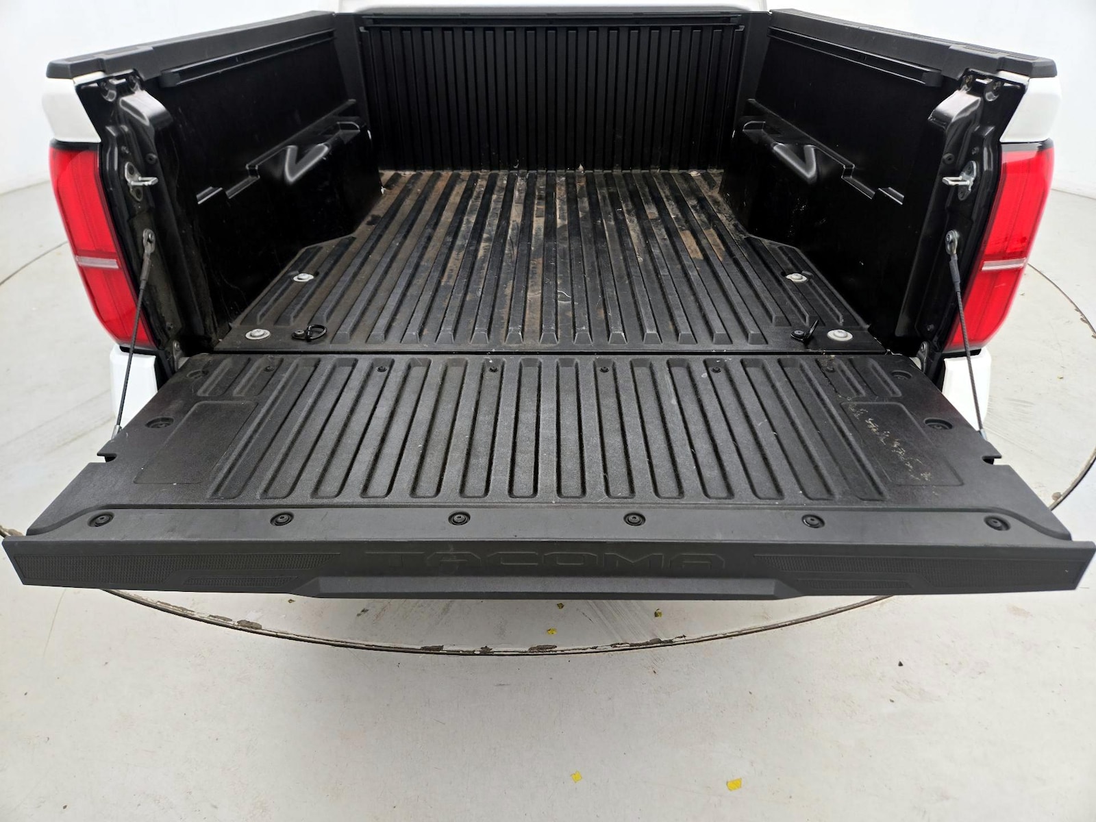2024 Toyota Tacoma SR5 - Photo 22
