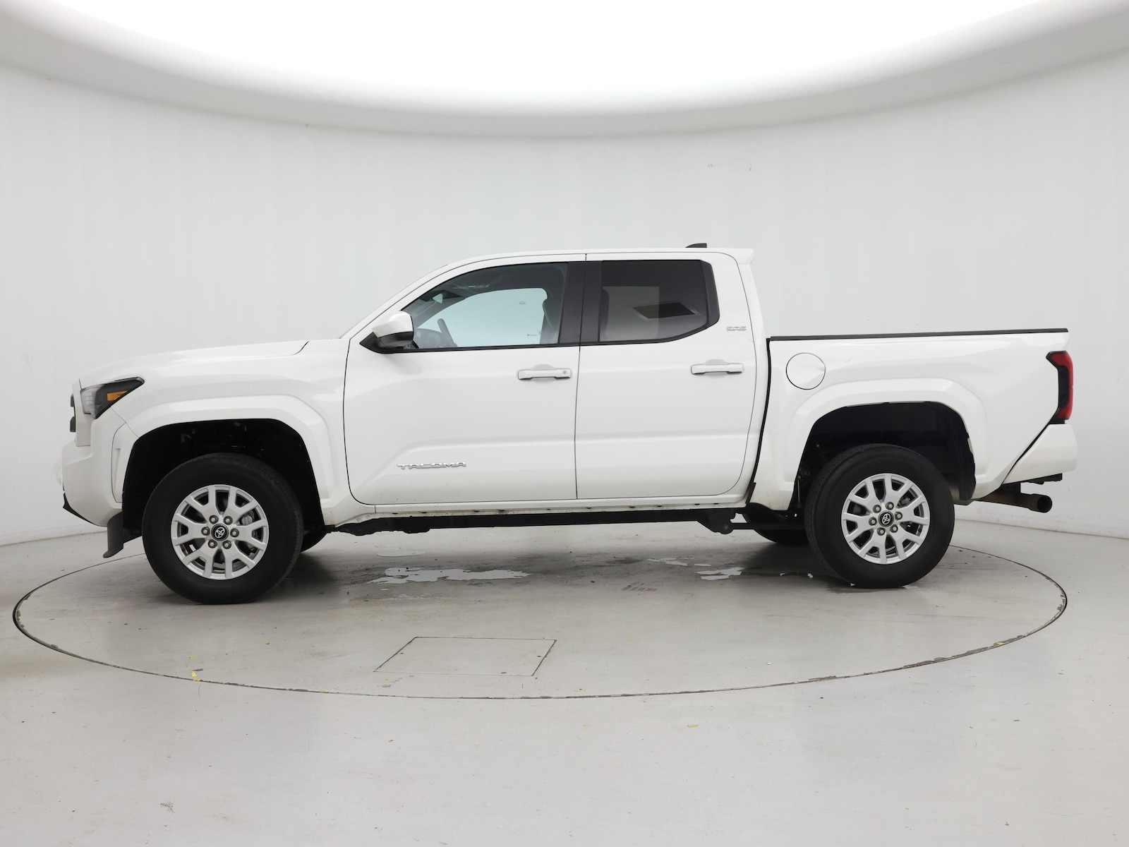 2024 Toyota Tacoma SR5 - Photo 4