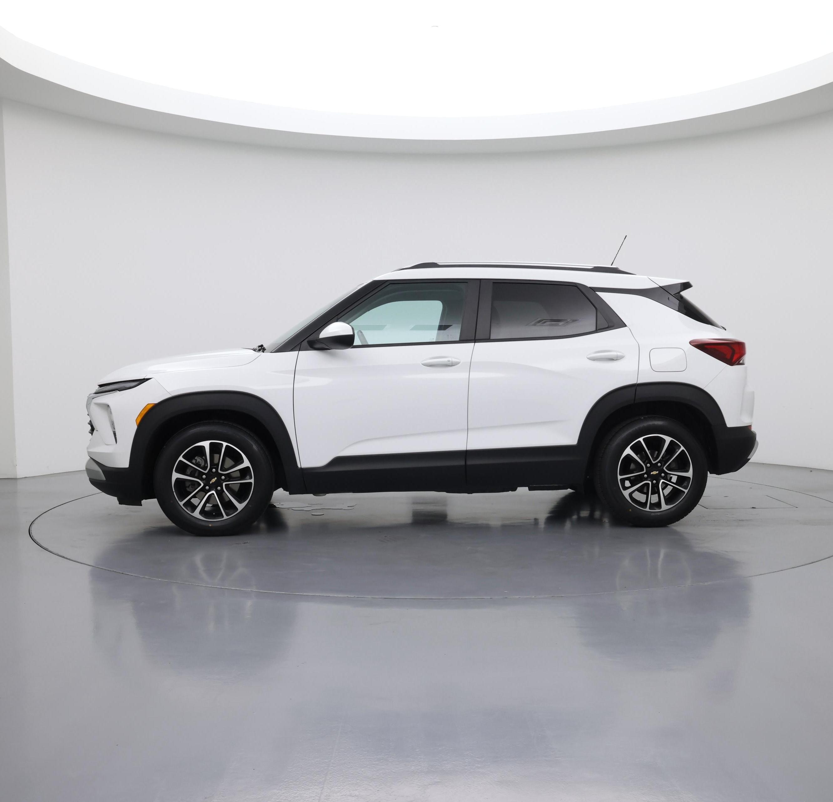 Thumbnail: 2024 Chevrolet TrailBlazer - 3