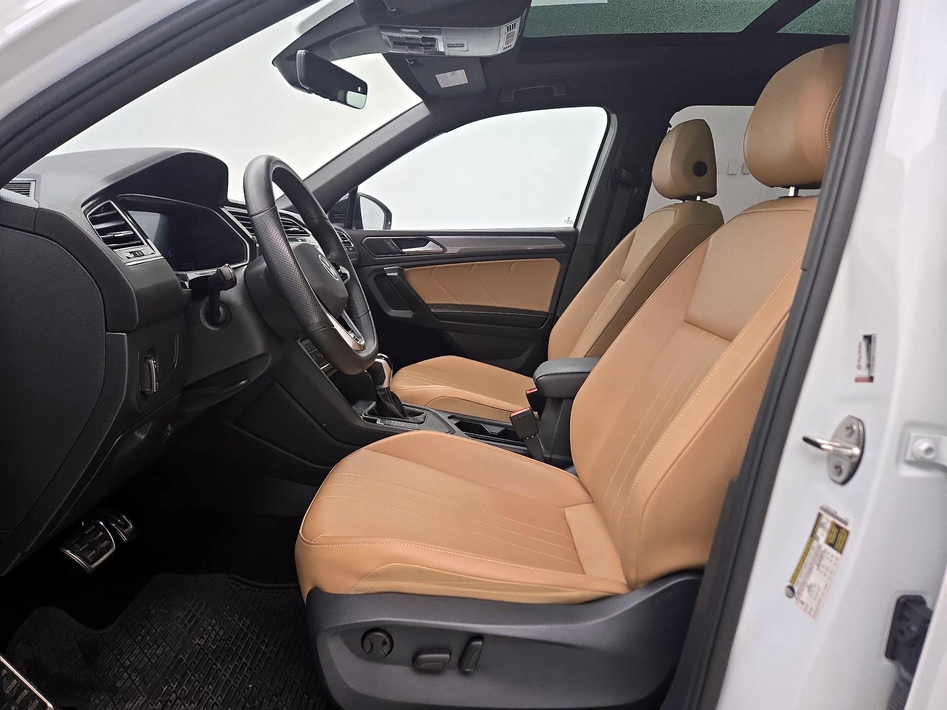 Thumbnail: 2024 Volkswagen Tiguan - 11