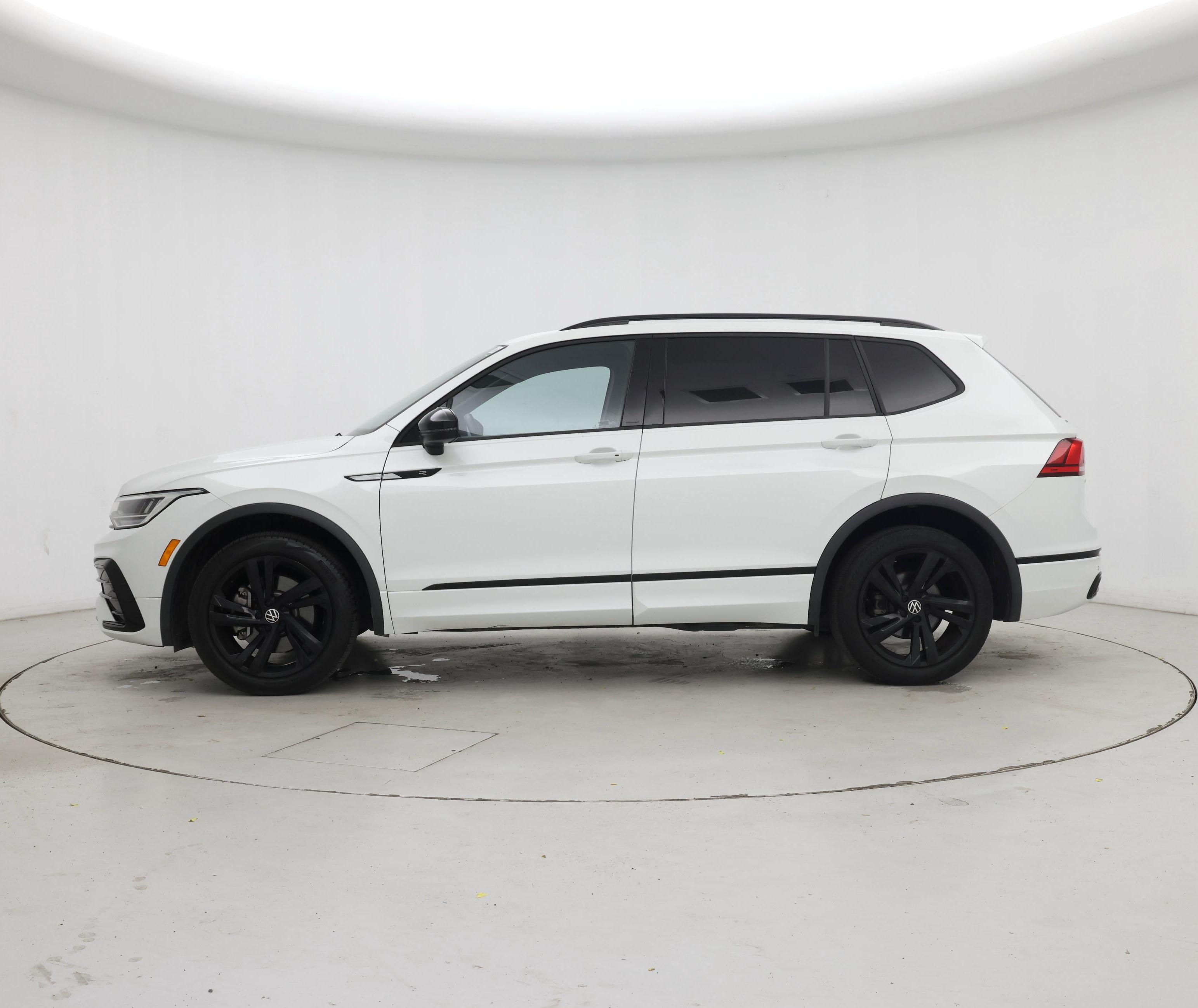 Thumbnail: 2024 Volkswagen Tiguan - 3