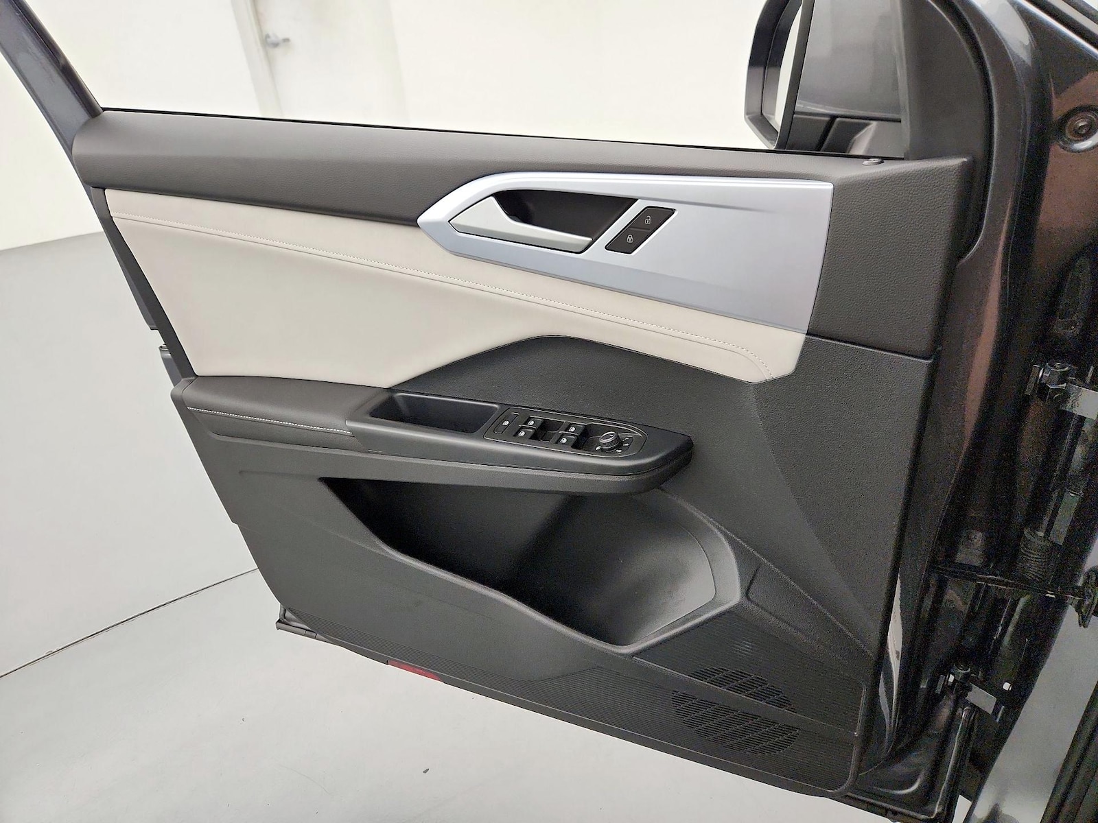 2025 Volkswagen Taos SE - Photo 13