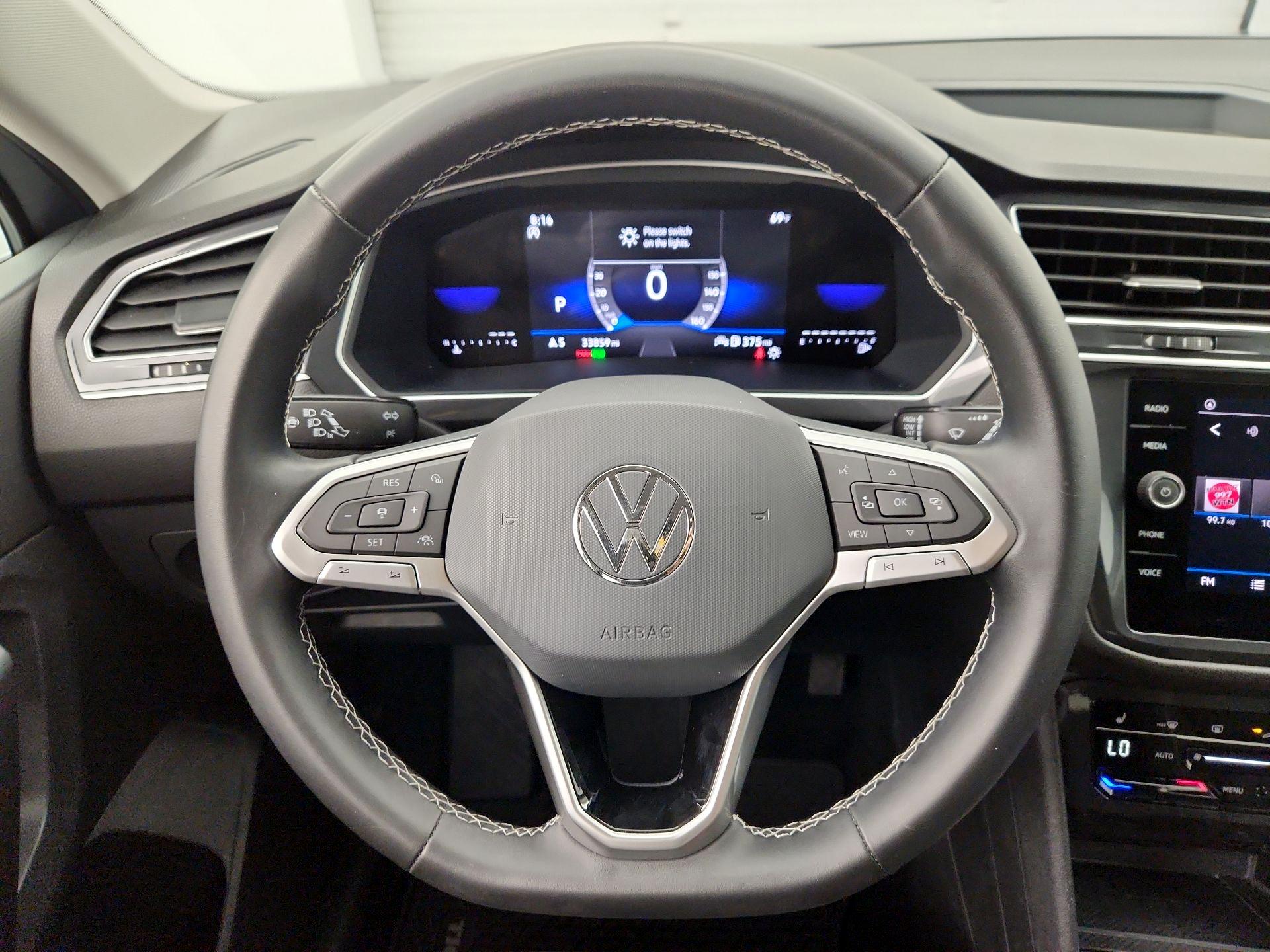 Thumbnail: 2023 Volkswagen Tiguan - 10