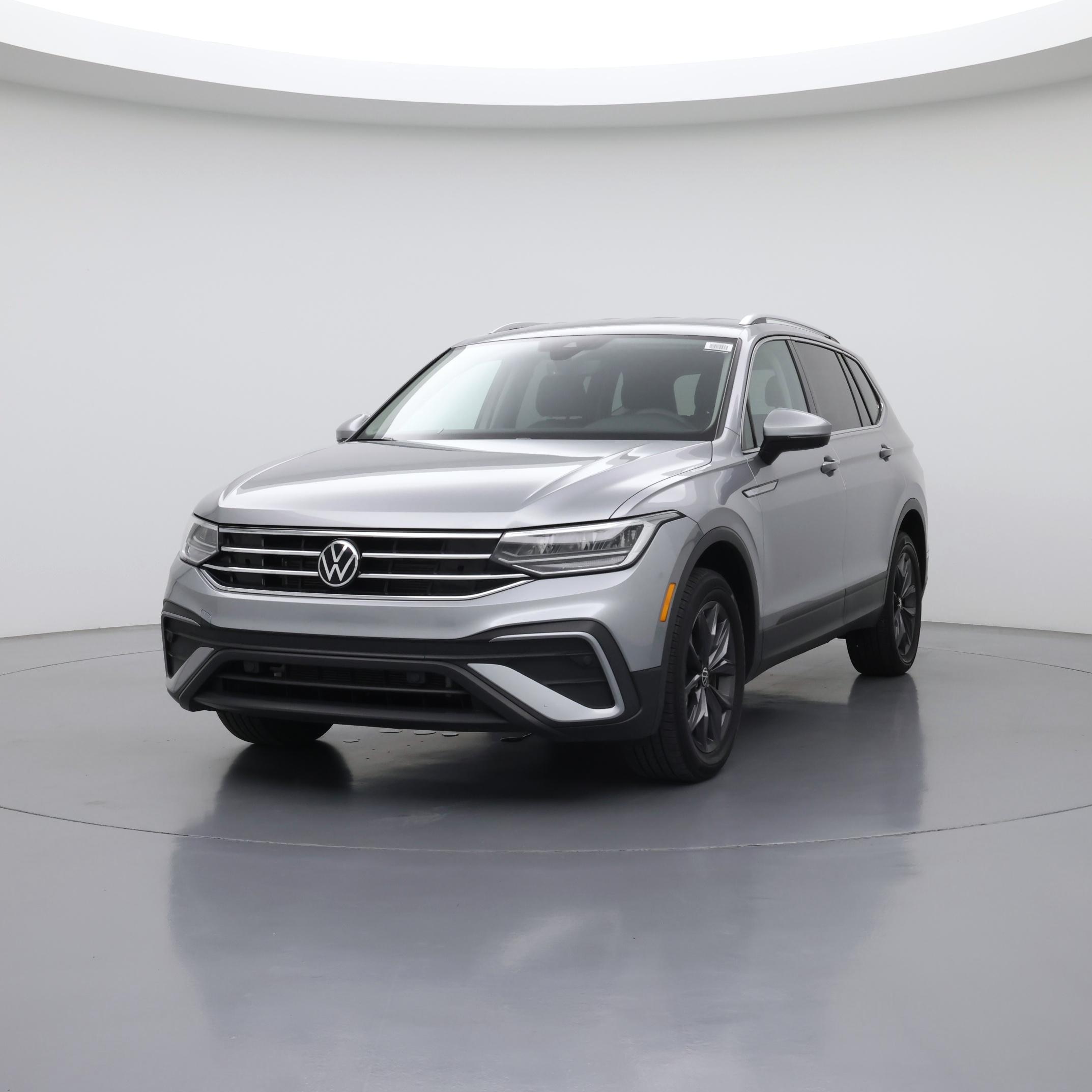Thumbnail: 2023 Volkswagen Tiguan - 4