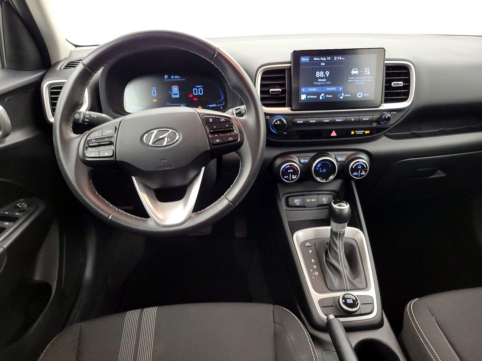 2025 Hyundai Venue SEL - Photo 11