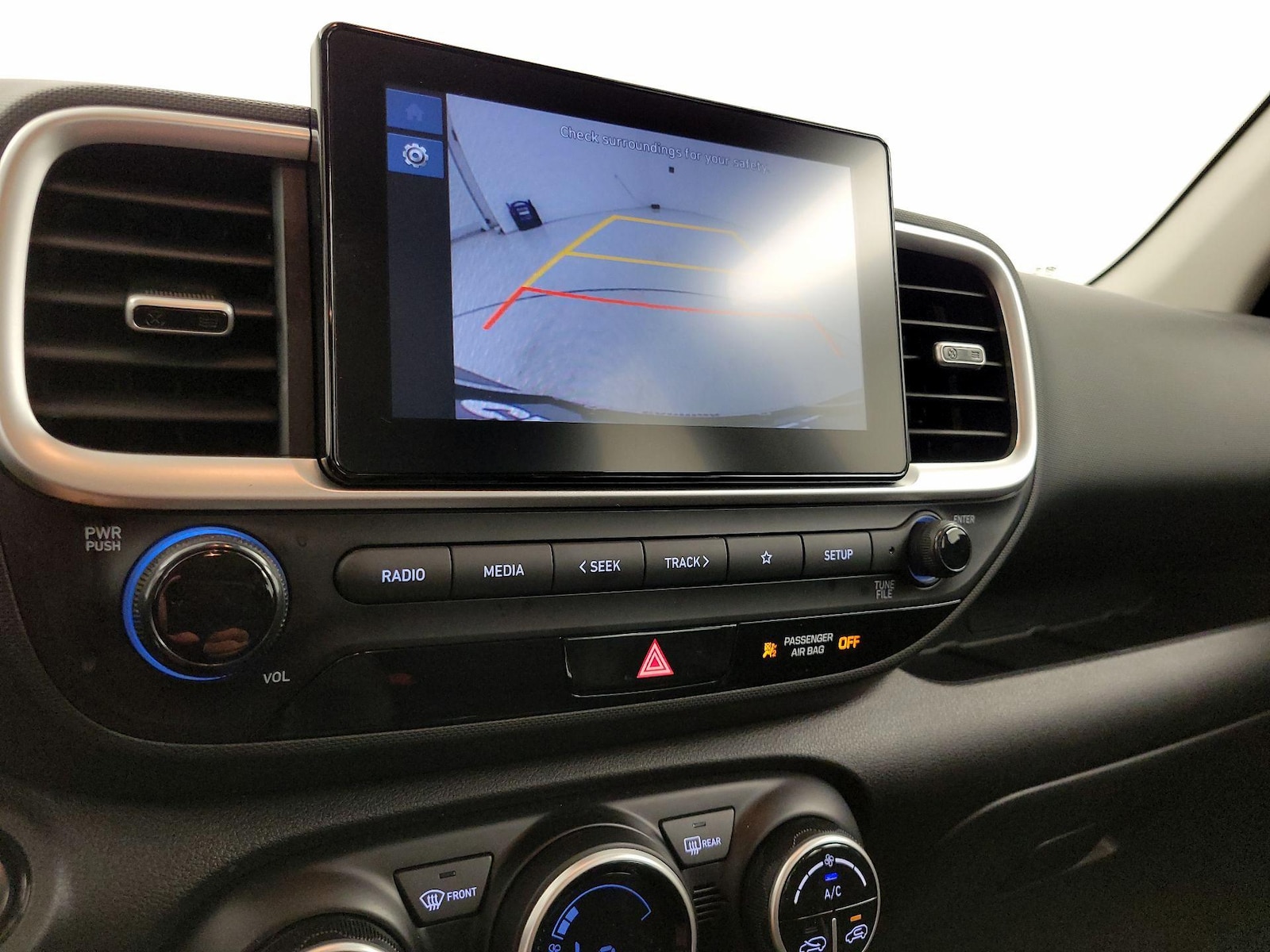 2025 Hyundai Venue SEL - Photo 15