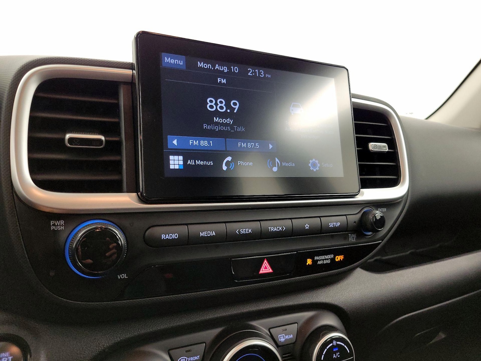 2025 Hyundai Venue SEL - Photo 16