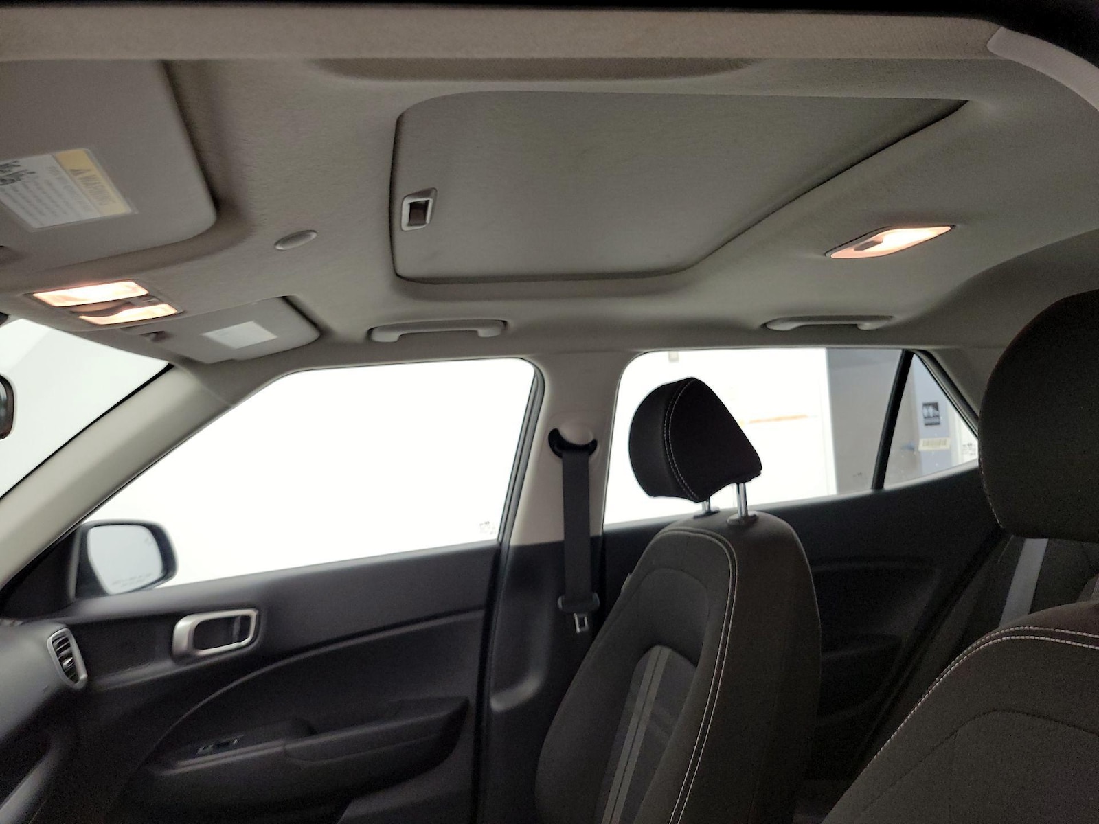 2025 Hyundai Venue SEL - Photo 20
